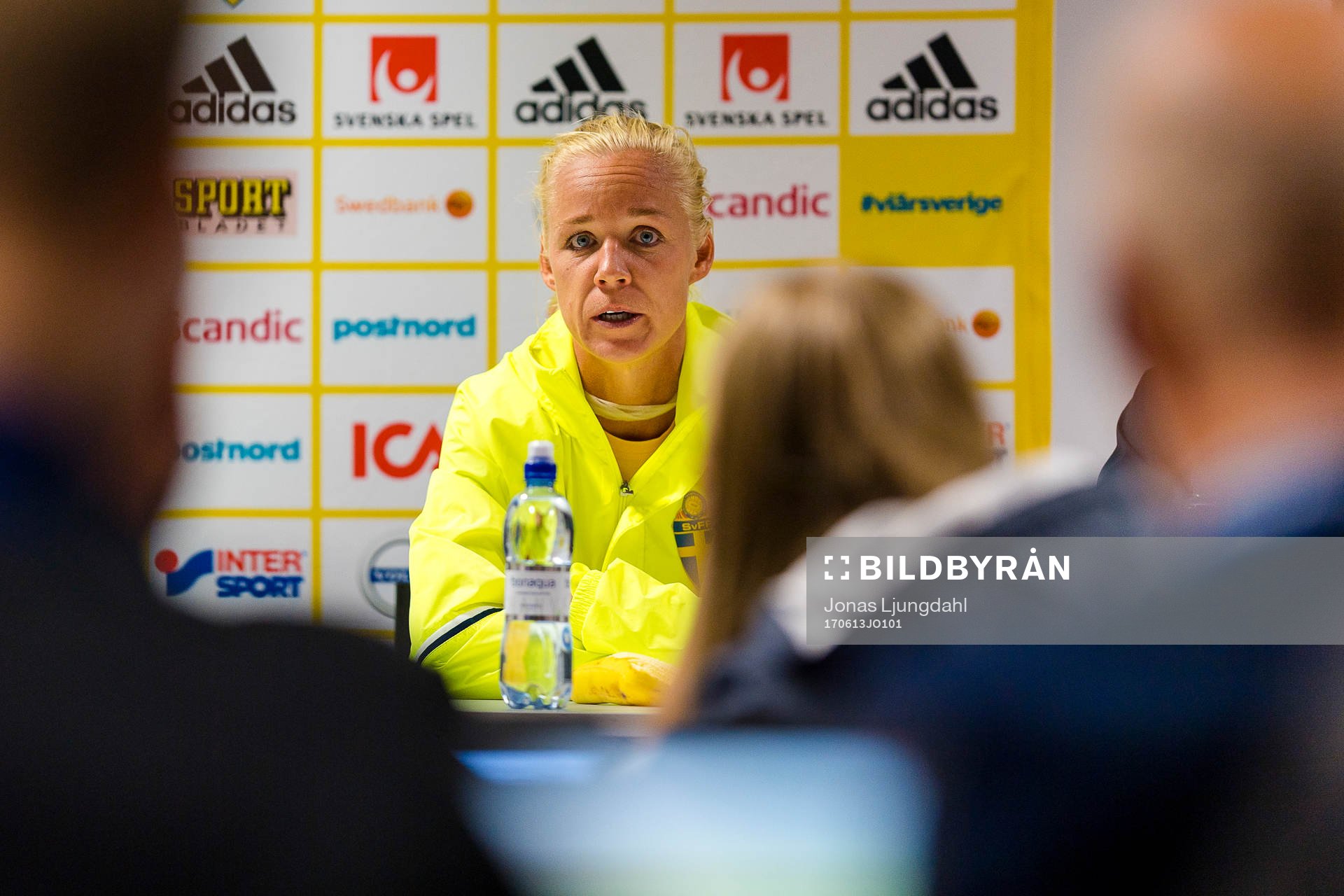 Sveriges Caroline Seger på presskonferens