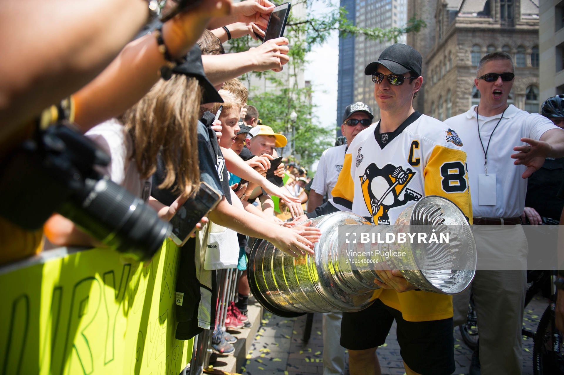 Pittsburgh Penguins' Sidney Crosby celebrates