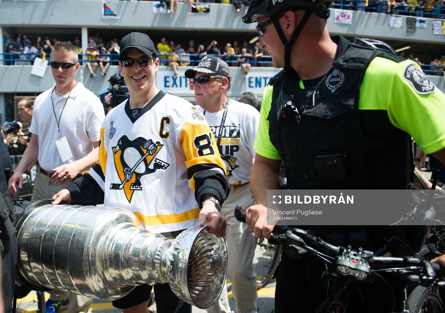Pittsburgh Penguins' Sidney Crosby lifts the Stanley Cup
