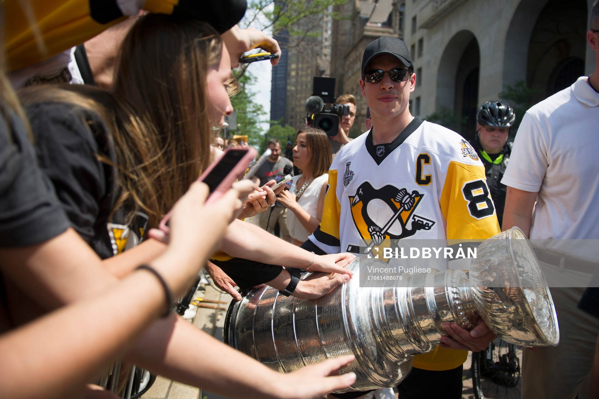Pittsburgh Penguins' Sidney Crosby celebrates