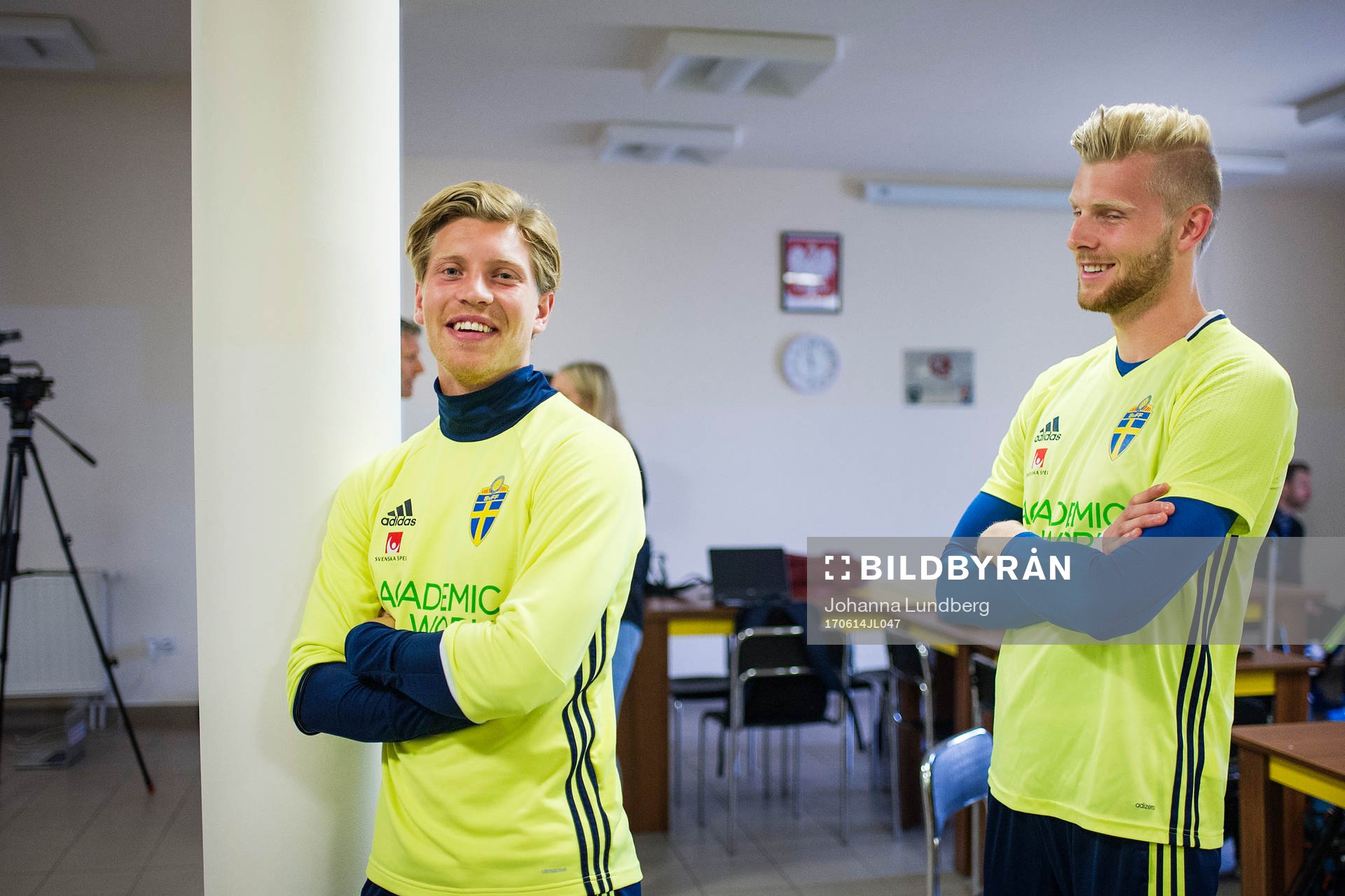 Alexander Fransson och målvakt Anton Cajtoft