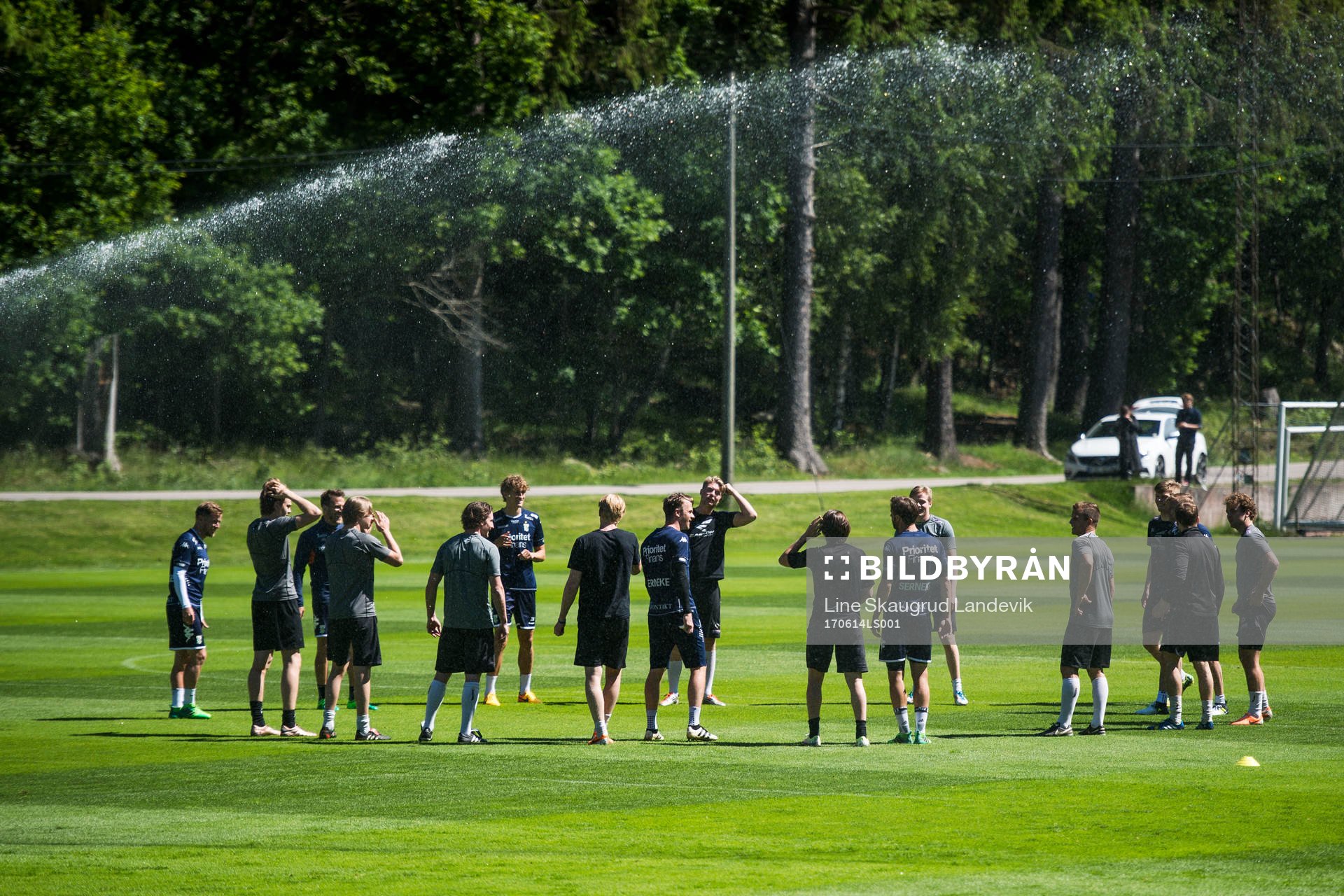 Spelare från IFK Göteborg och Frölunda samlas