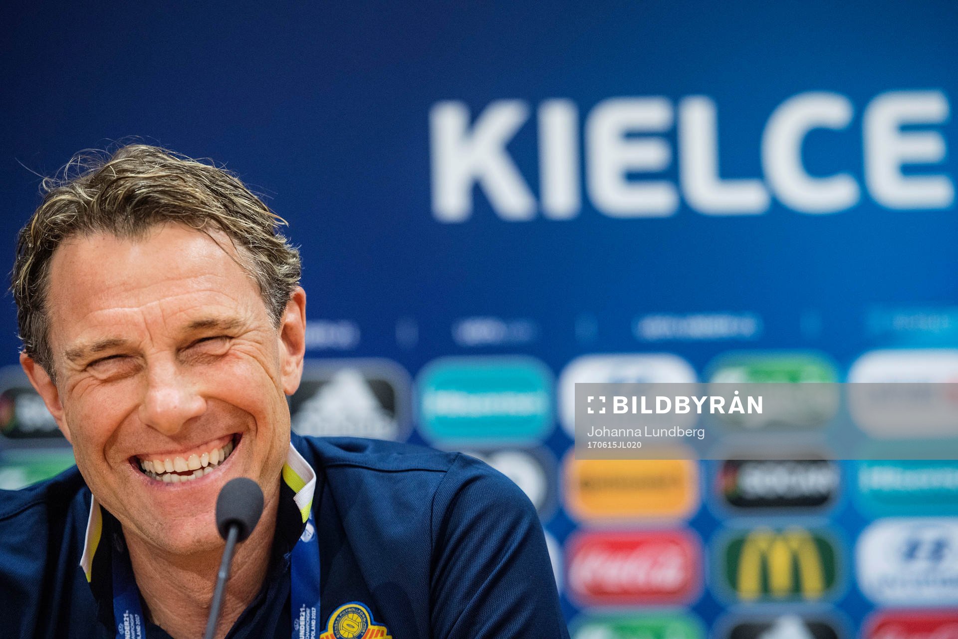 förbundskapten Håkan Ericson deltar i en presskonferens efter en träning med det svenska U21-landslaget den 15 juni 2017 i Kielce.