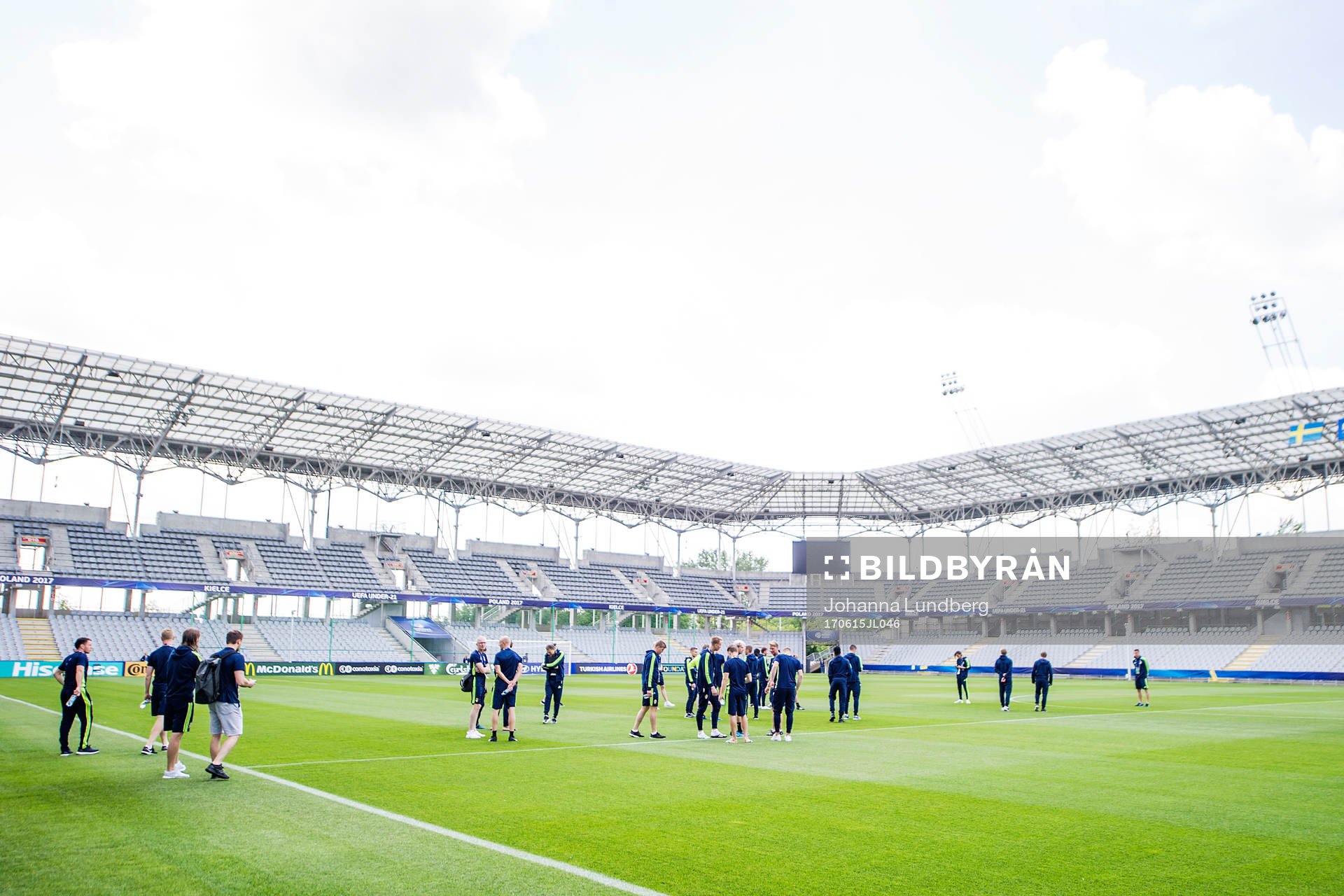 Spelarna tittar in Arena Kielce