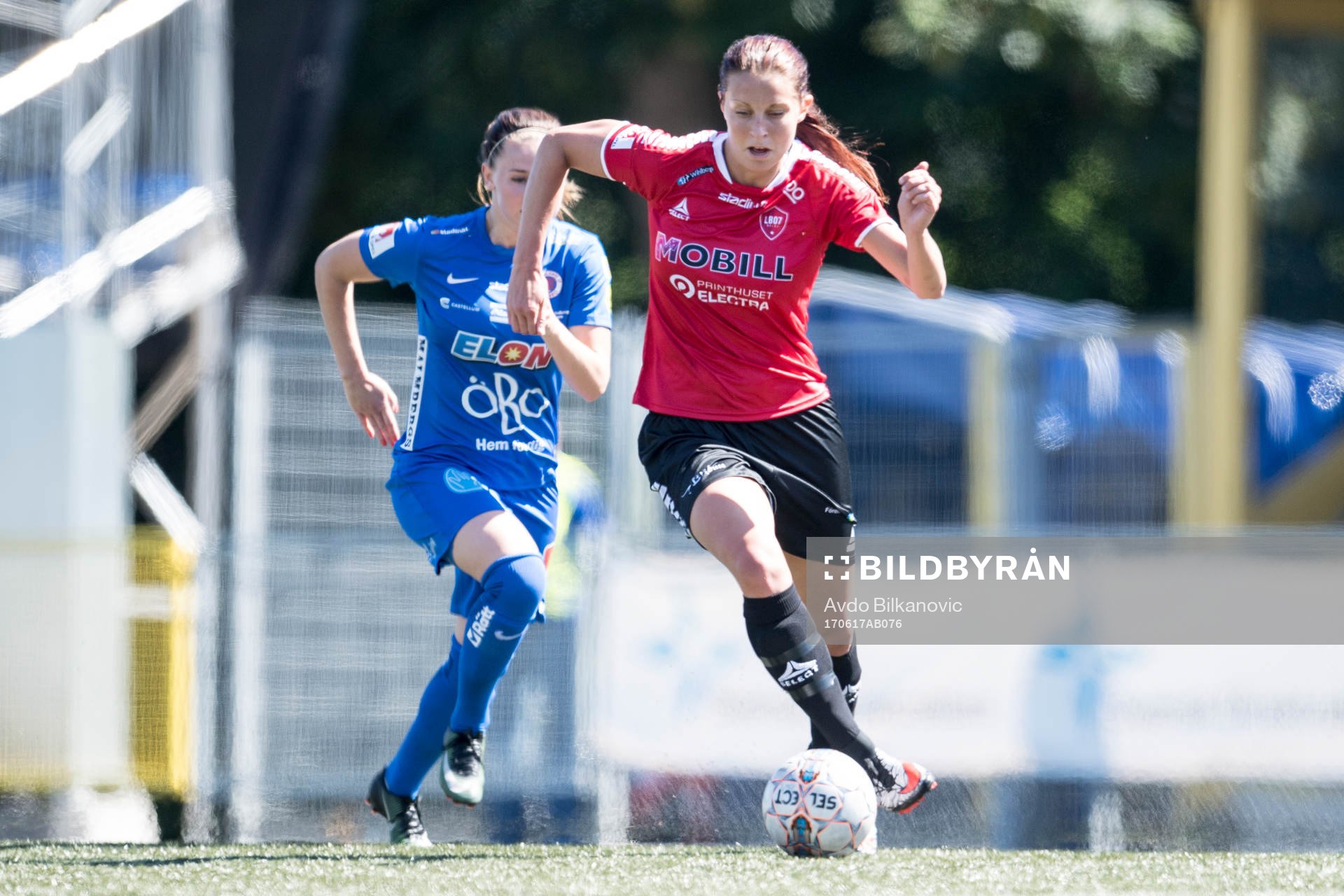 LB07s Malin Gunnarsson under matchen i Amerikansk fotboll mellan Limhamn och Örebro den 17 juni 2017 i Malmö.