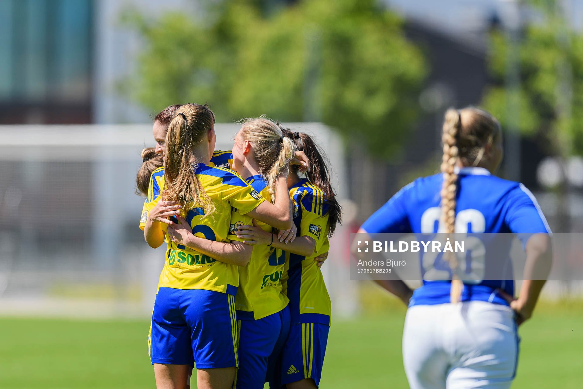 Eskilsminnes spelare jublar