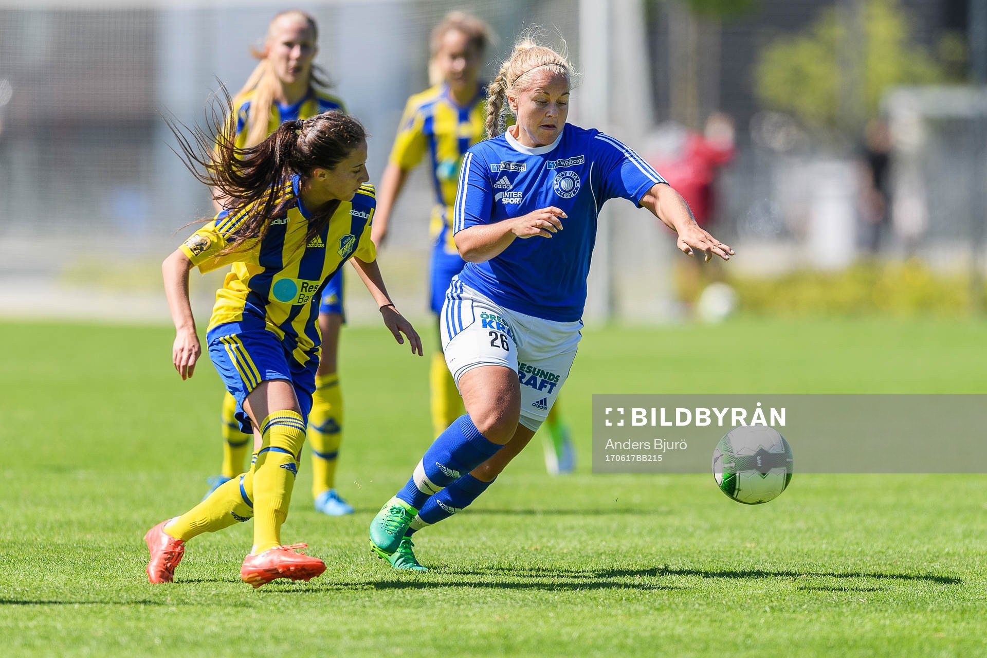 Stattenas Stephanie Petersson under fotbollsmatchen i damernas division 1 Södra Götaland mellan Stattena och Eskilsminne den 17 juni 2017 i Helsingborg.
