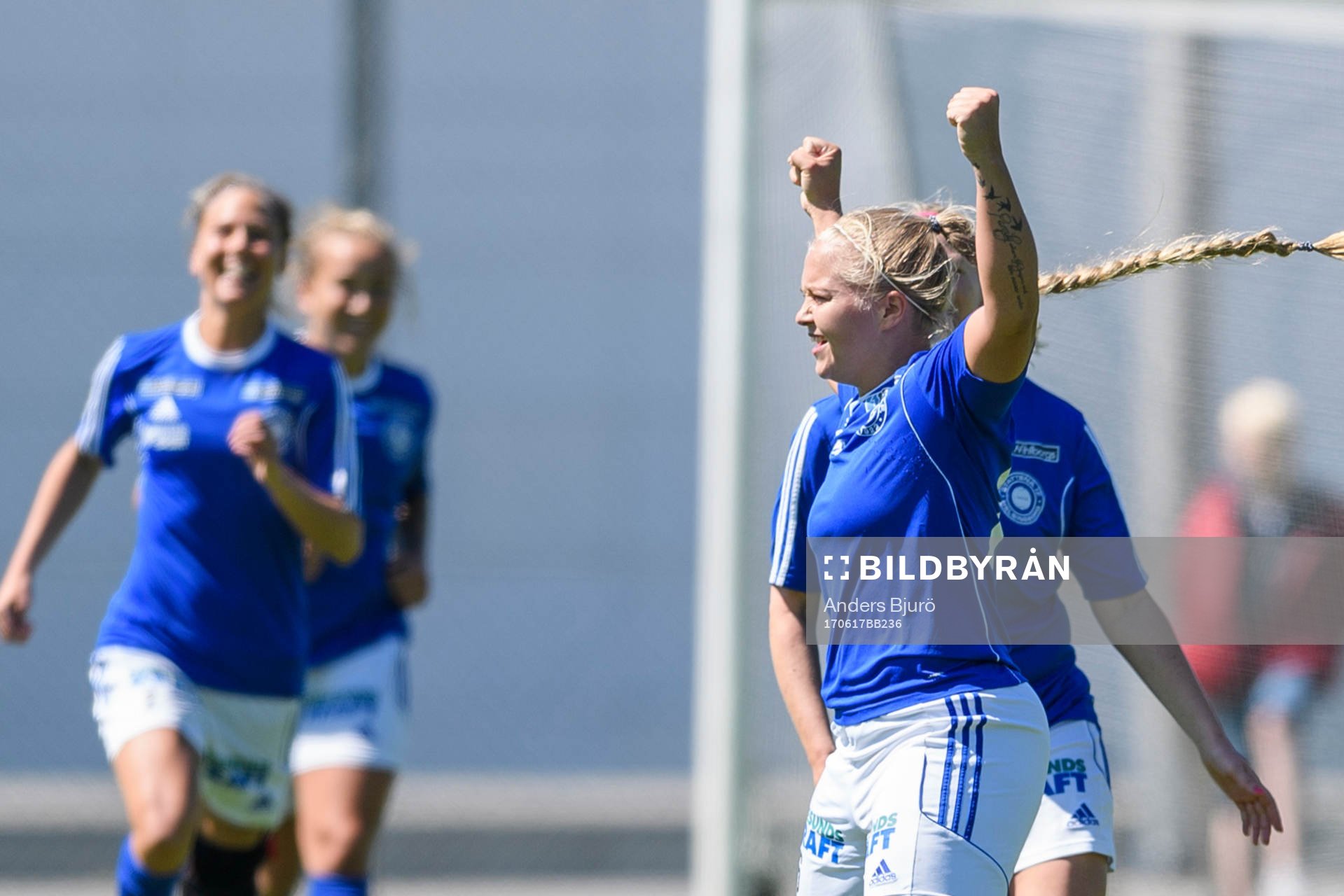 Stattenas Stephanie Petersson jublar