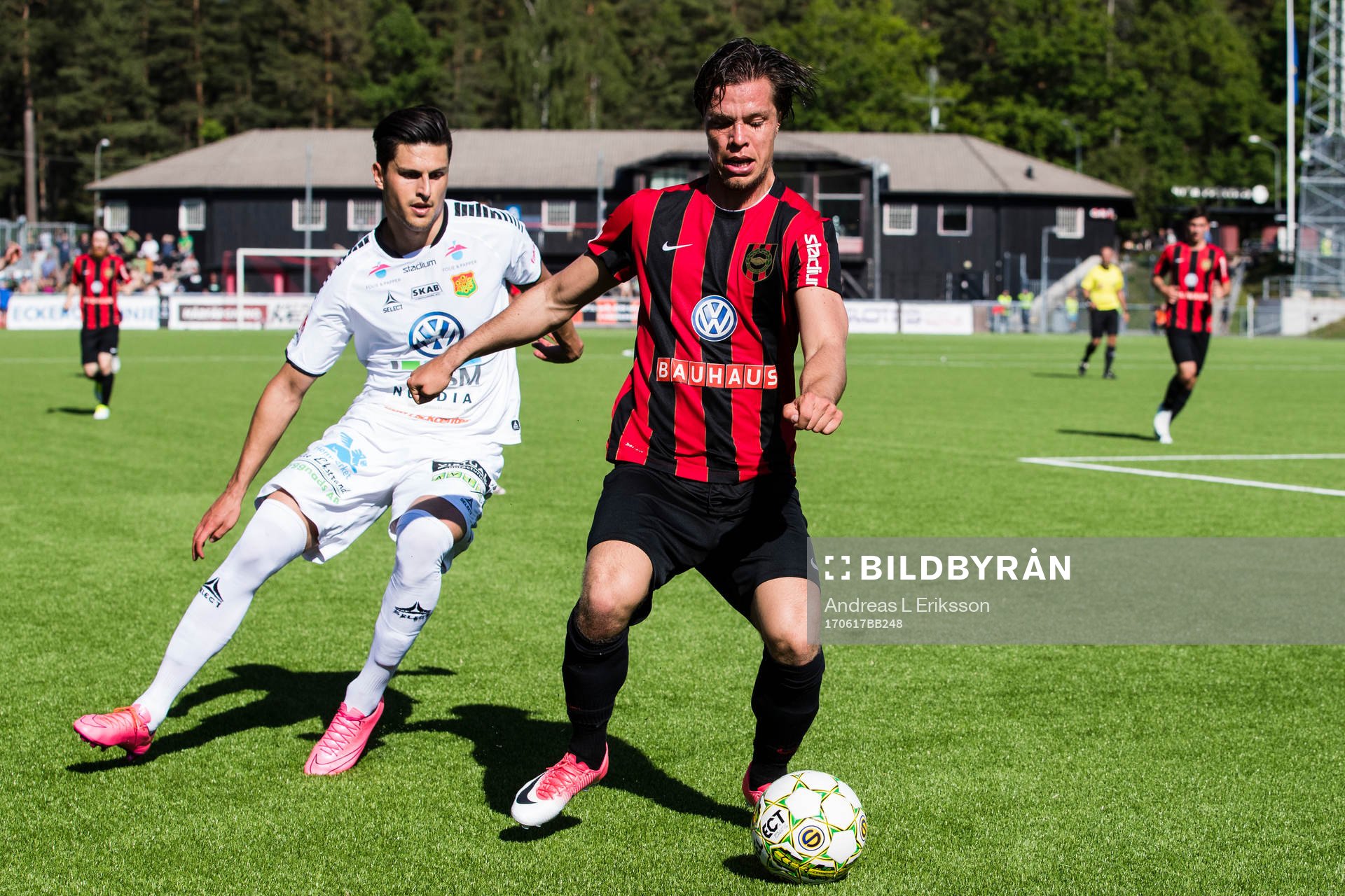 GAIS Luka Mijaljevic och Brommapojkarnas Erik Figueroa