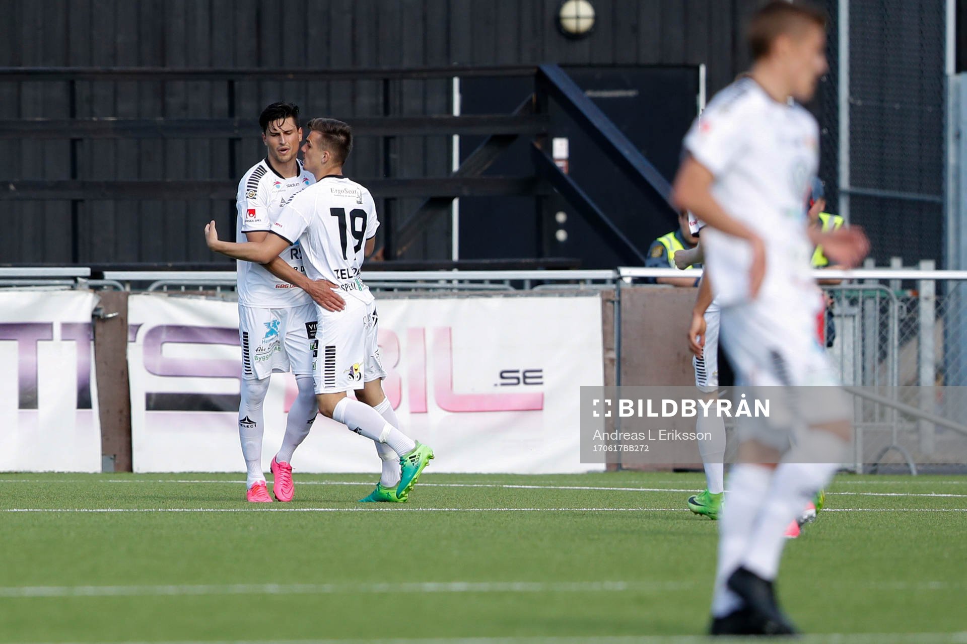 GAIS Luka Mijaljevic har reducerat till 1-2 och jublar med