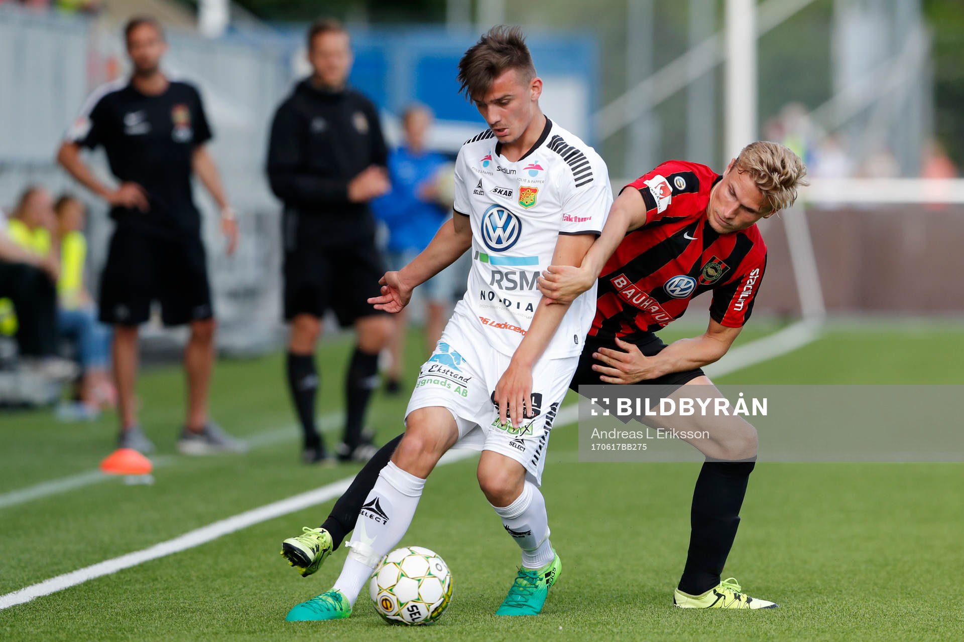 GAIS Ajdin Zeljkovic i kamp om bollen med Brommapojkarnas Carl Starfelt under fotbollsmatchen i Superettan mellan Brommapojkarna och GAIS den 17 juni 2017 i Stockholm.