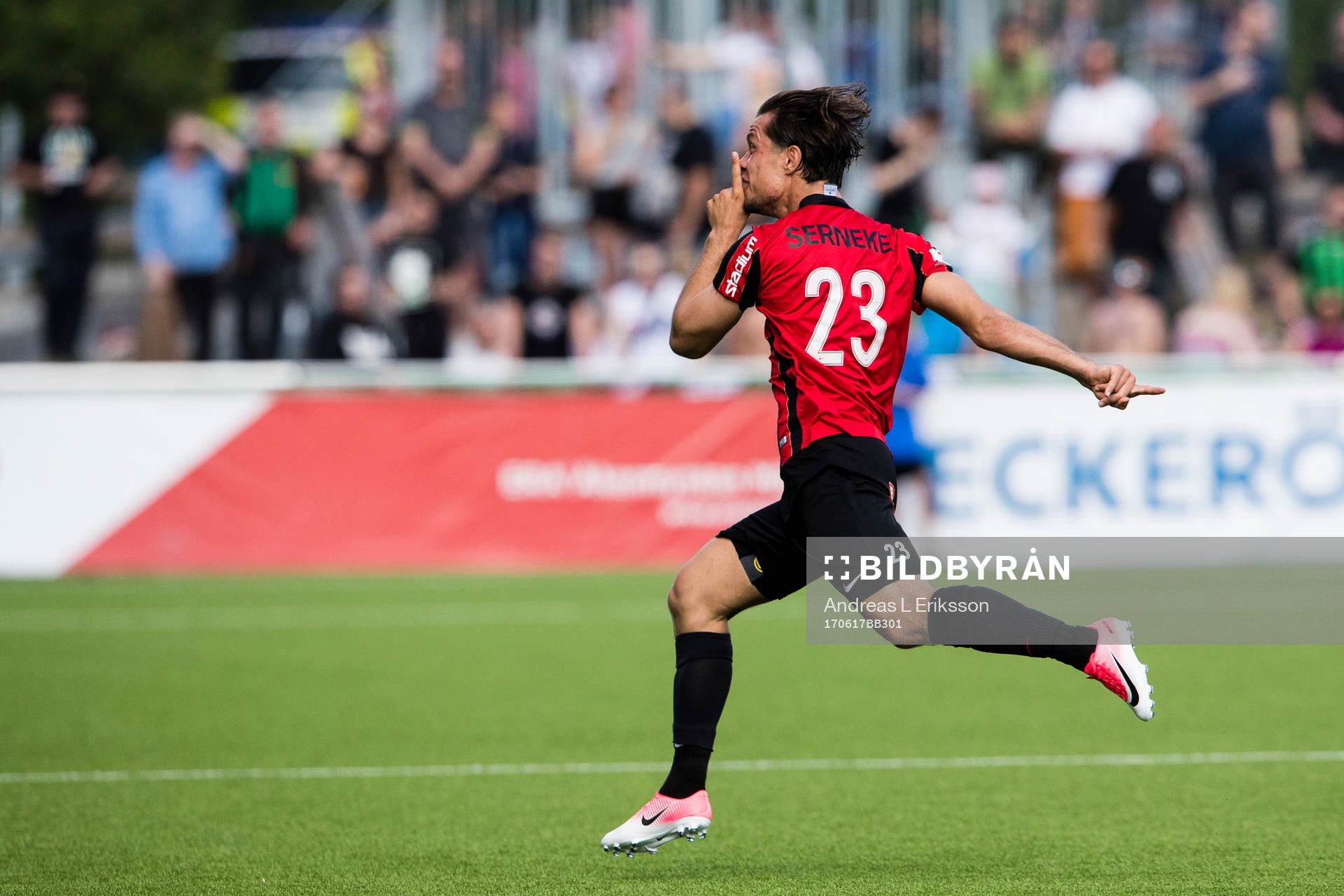 Brommapojkarnas Erik Figueroa jublar
