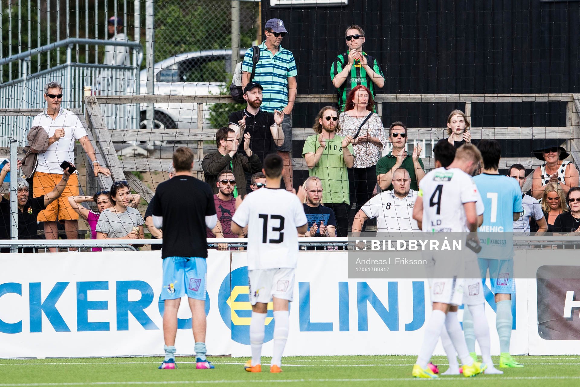 GAIS spelare tackar supportrarna