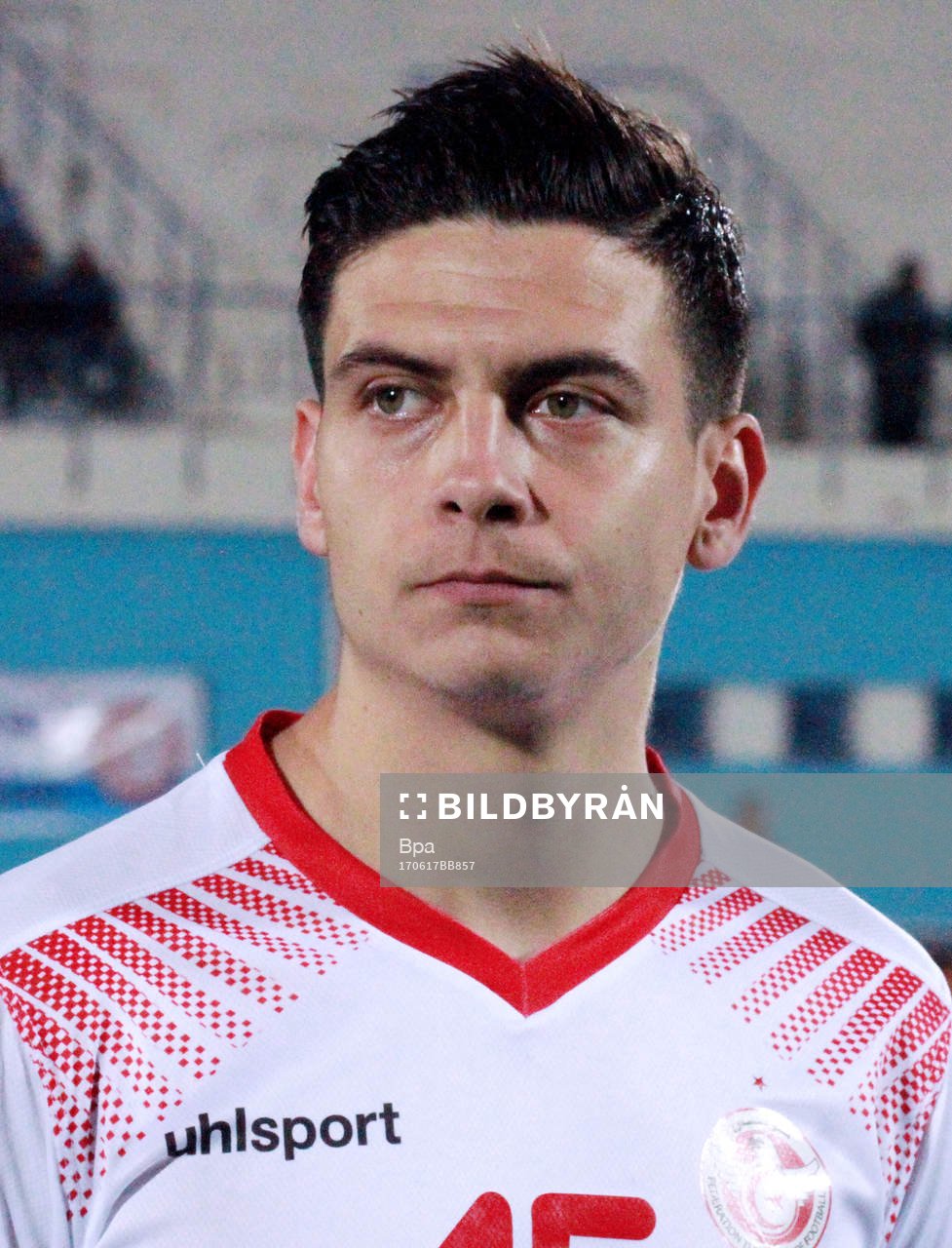 Larry Azouni, Tunisien