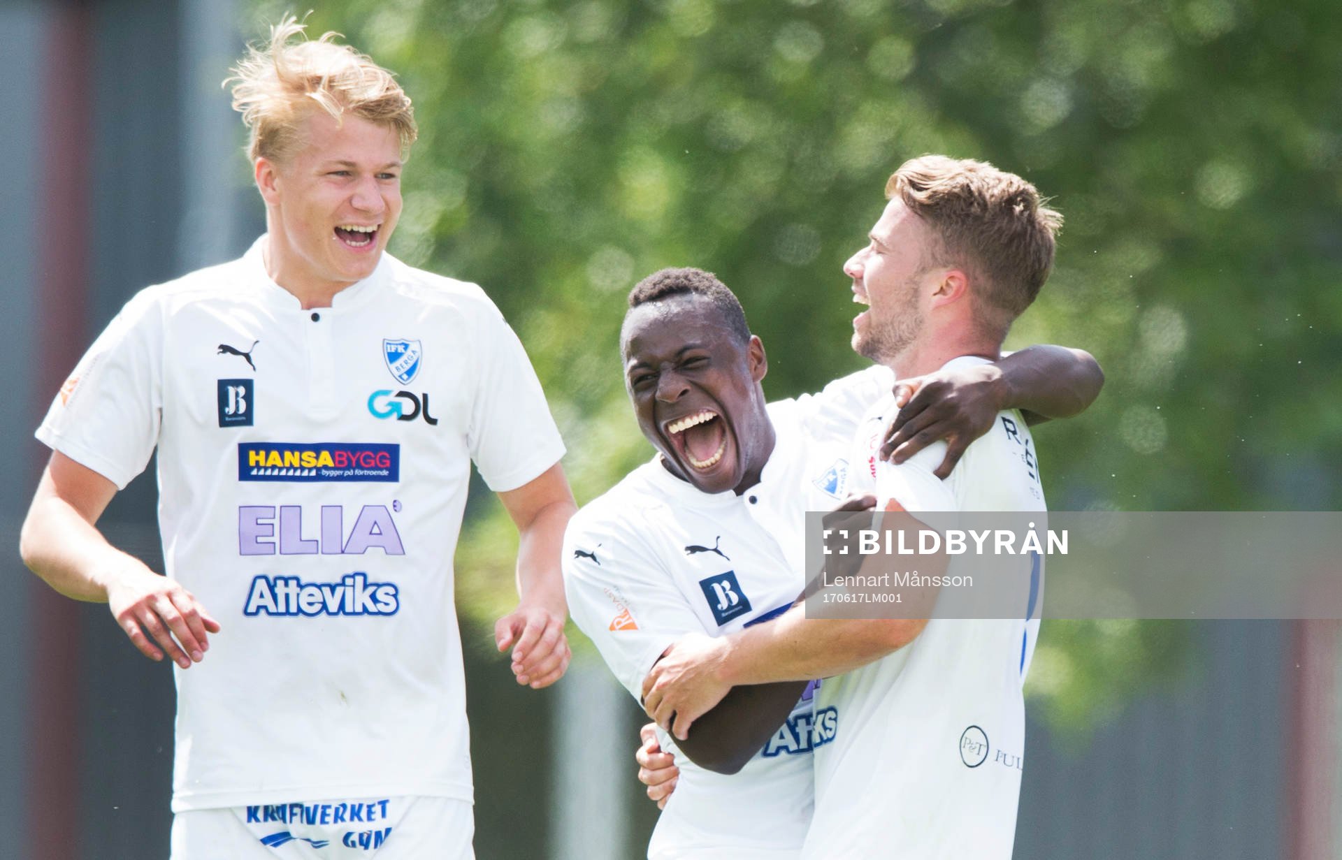 Berga har gjort mål och jublar i matchen i division 2
