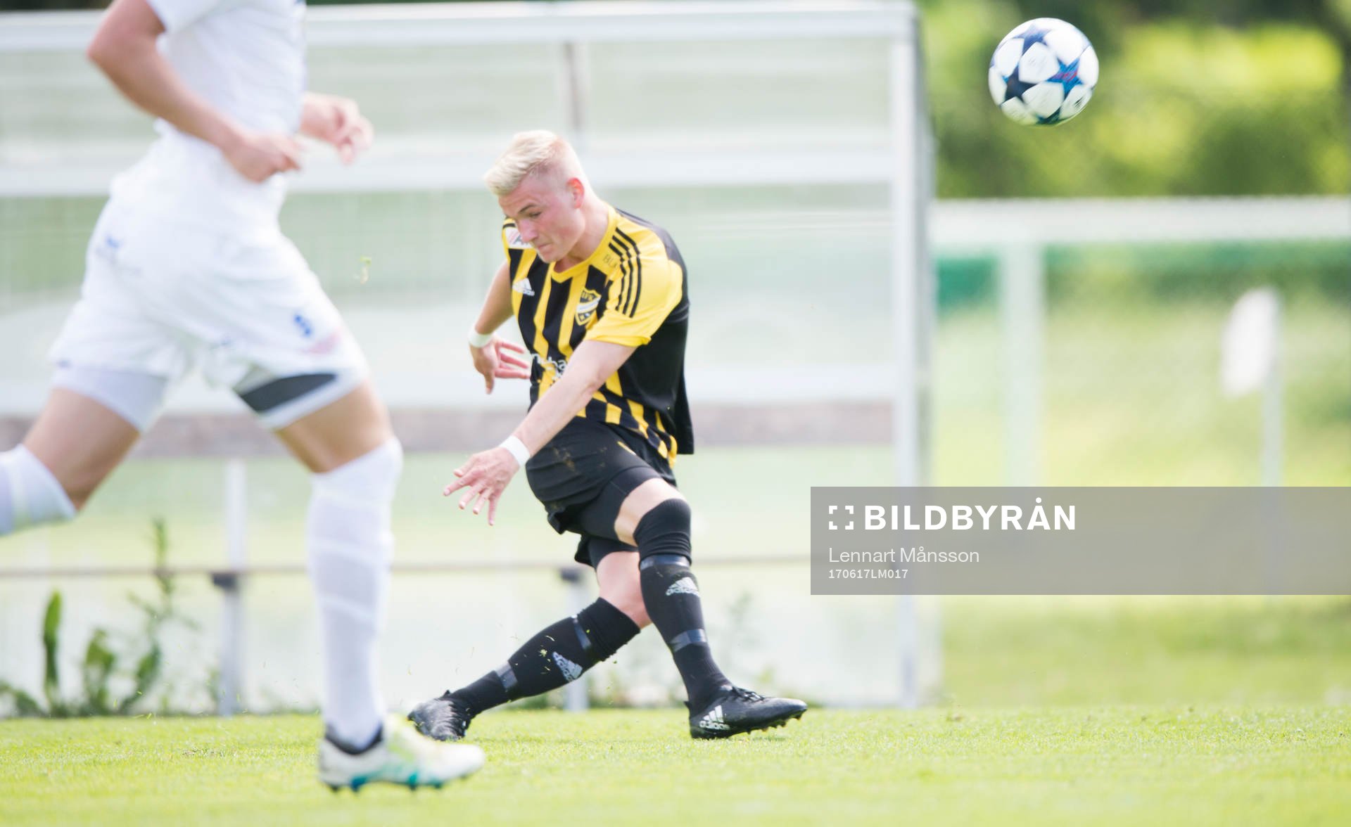 IFK Hässleholms  Linus Svensson i matchen i division 2