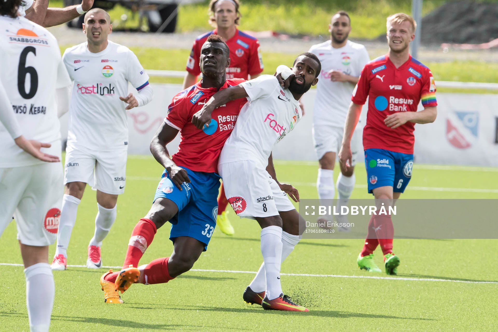 Helsingborgs Edwin Gyimah och Dalkurds Ammar Ahmed  i