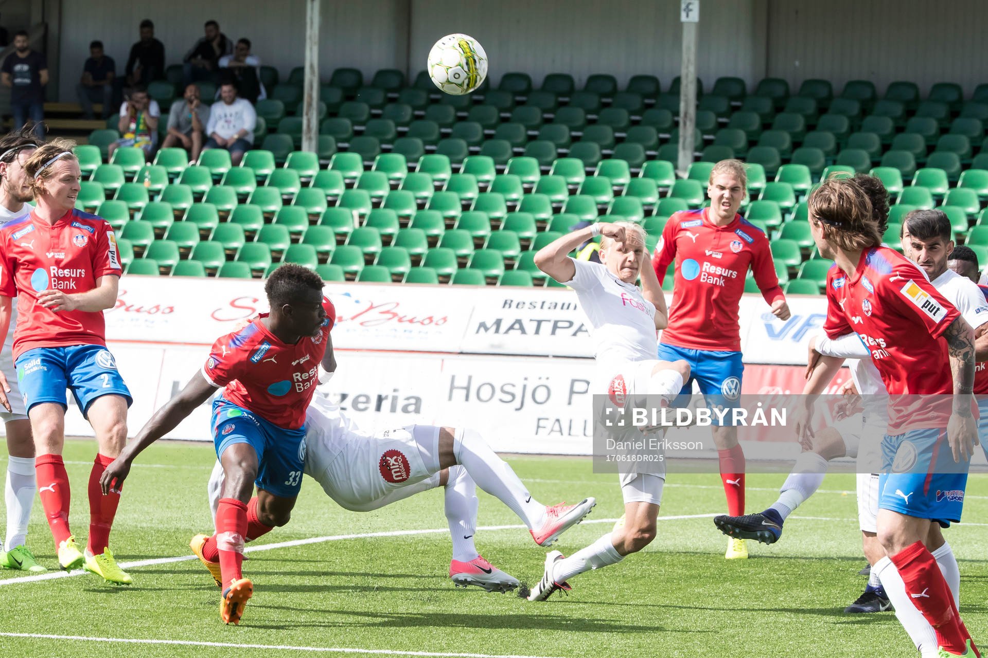 Dalkurds Henrik Löfkvist Helsingborgs Edwin Gyimah  i