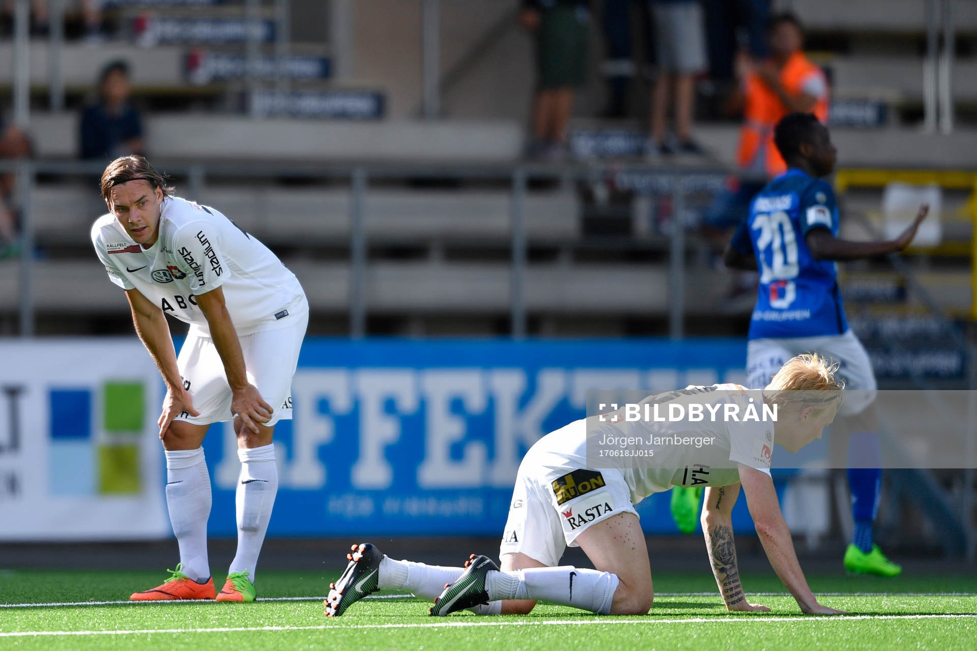 Örgrytes Danny Ervik och Jacob Ericsson deppar