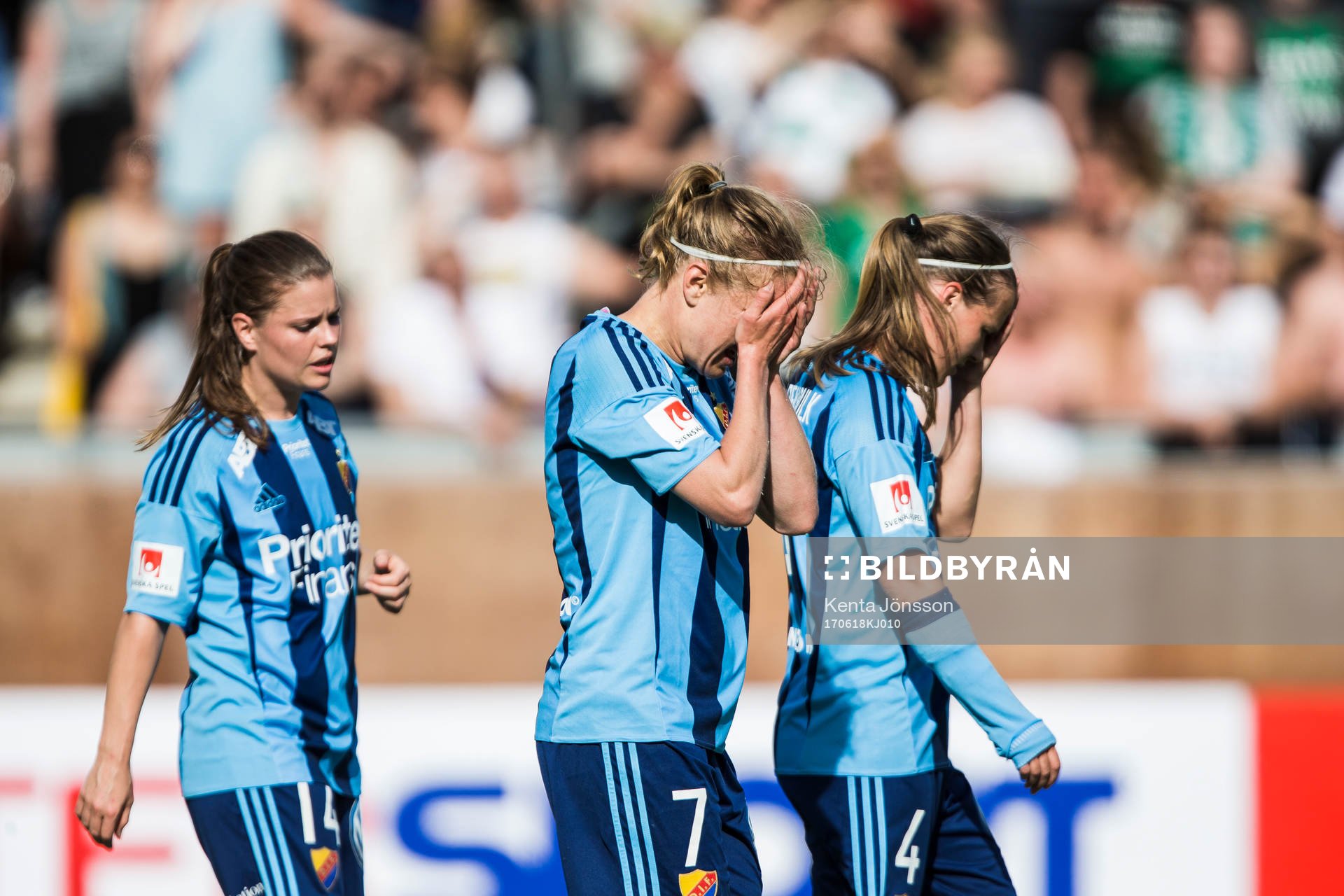 Djurgårdens Katrin Schmidt deppar med lagkamrater