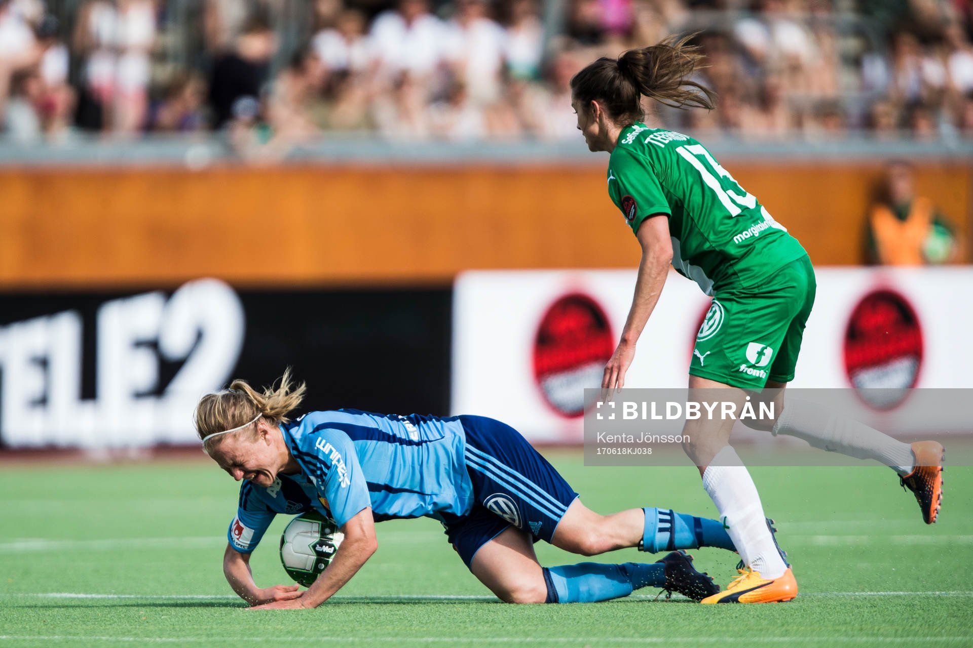 Djurgårdens Katrin Schmidt och Hammarbys Madeleine