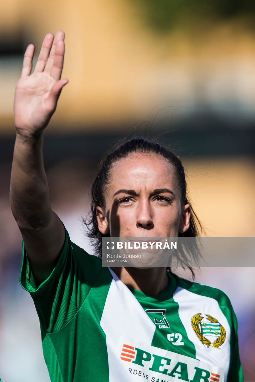 Hammarbys Anna Oskarsson innan fotbollsmatchen i