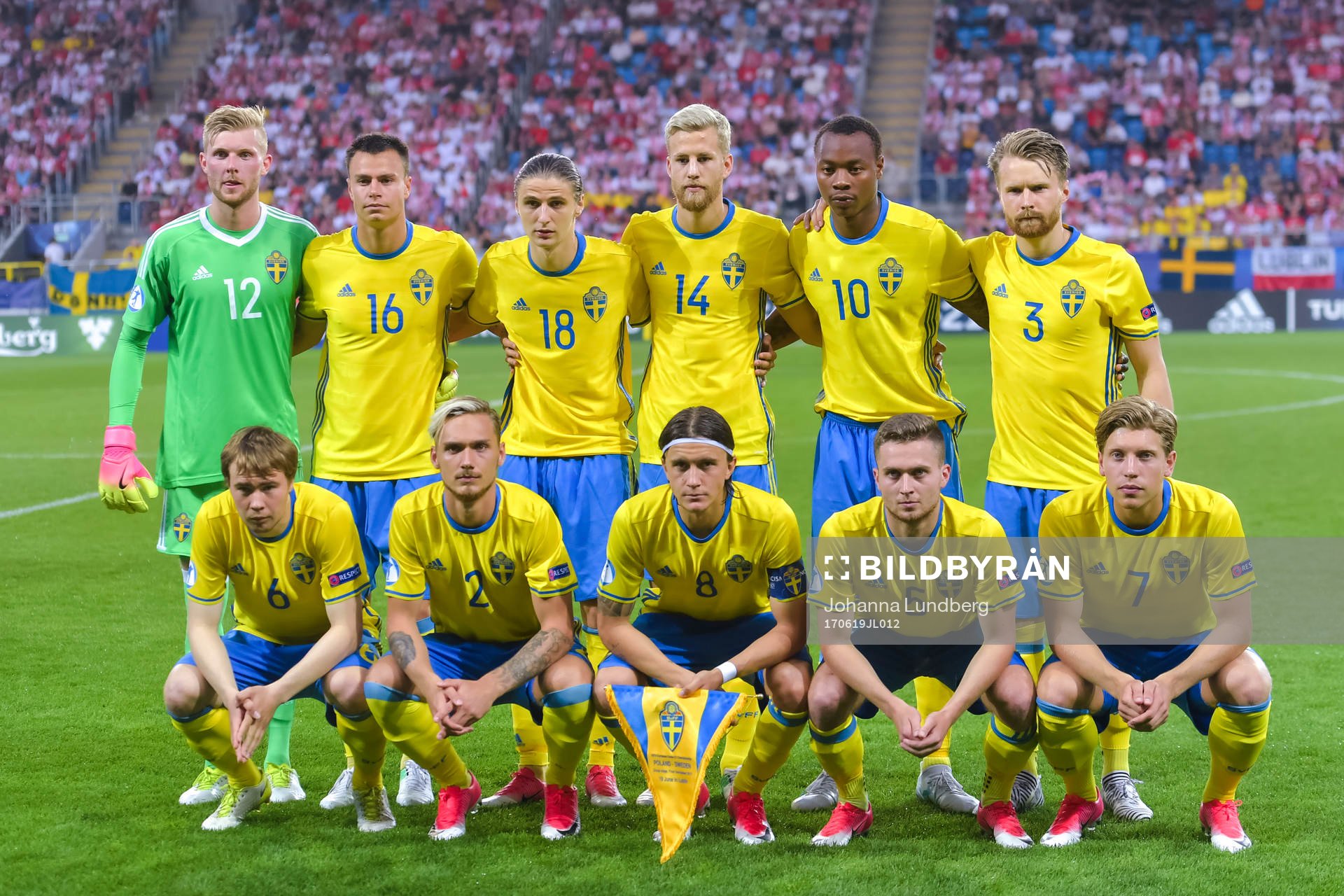 Sveriges målvakt Anton Cajtoft , Melker Hallberg , Pawel