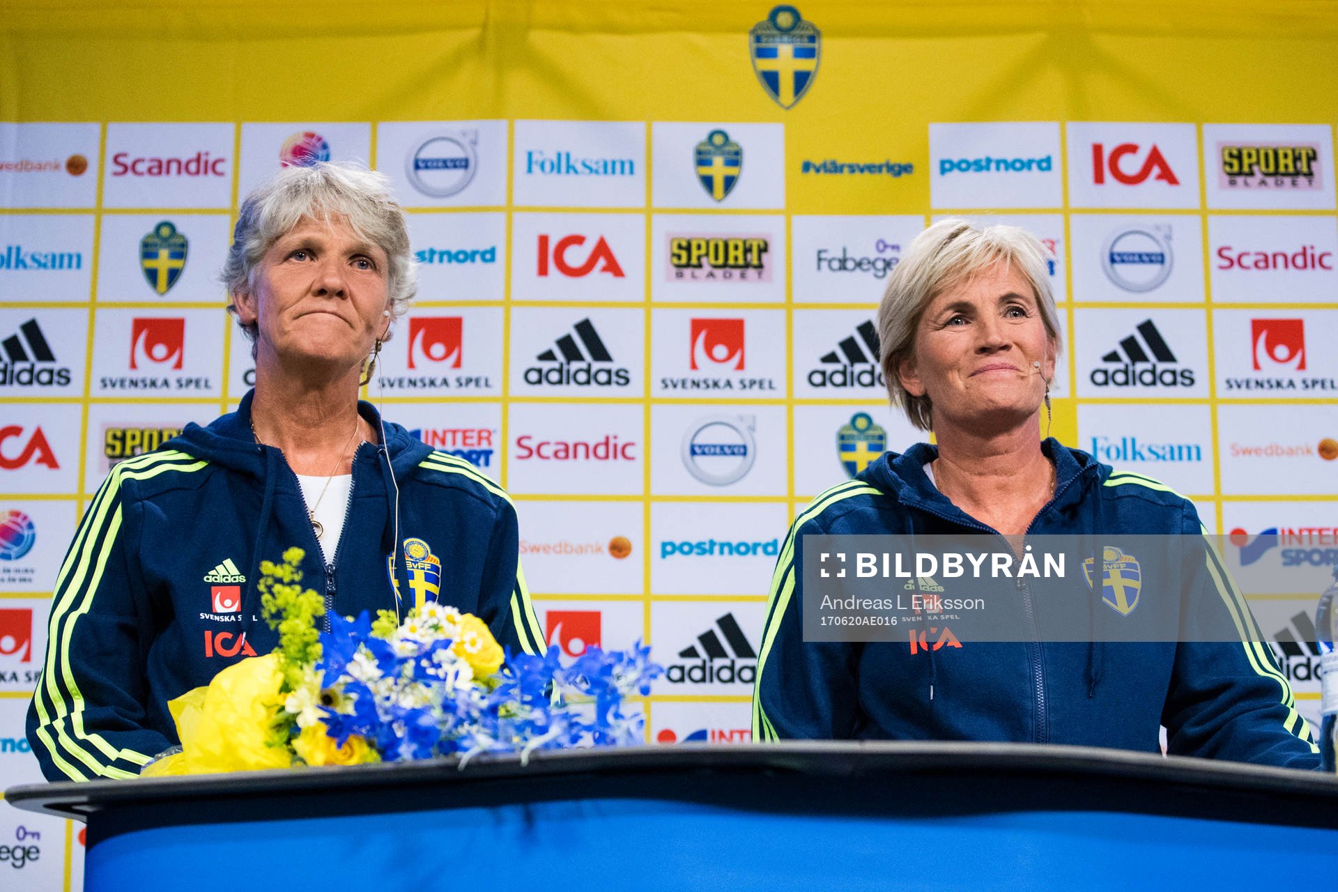 Förbundskapten Pia Sundhage och assisterande