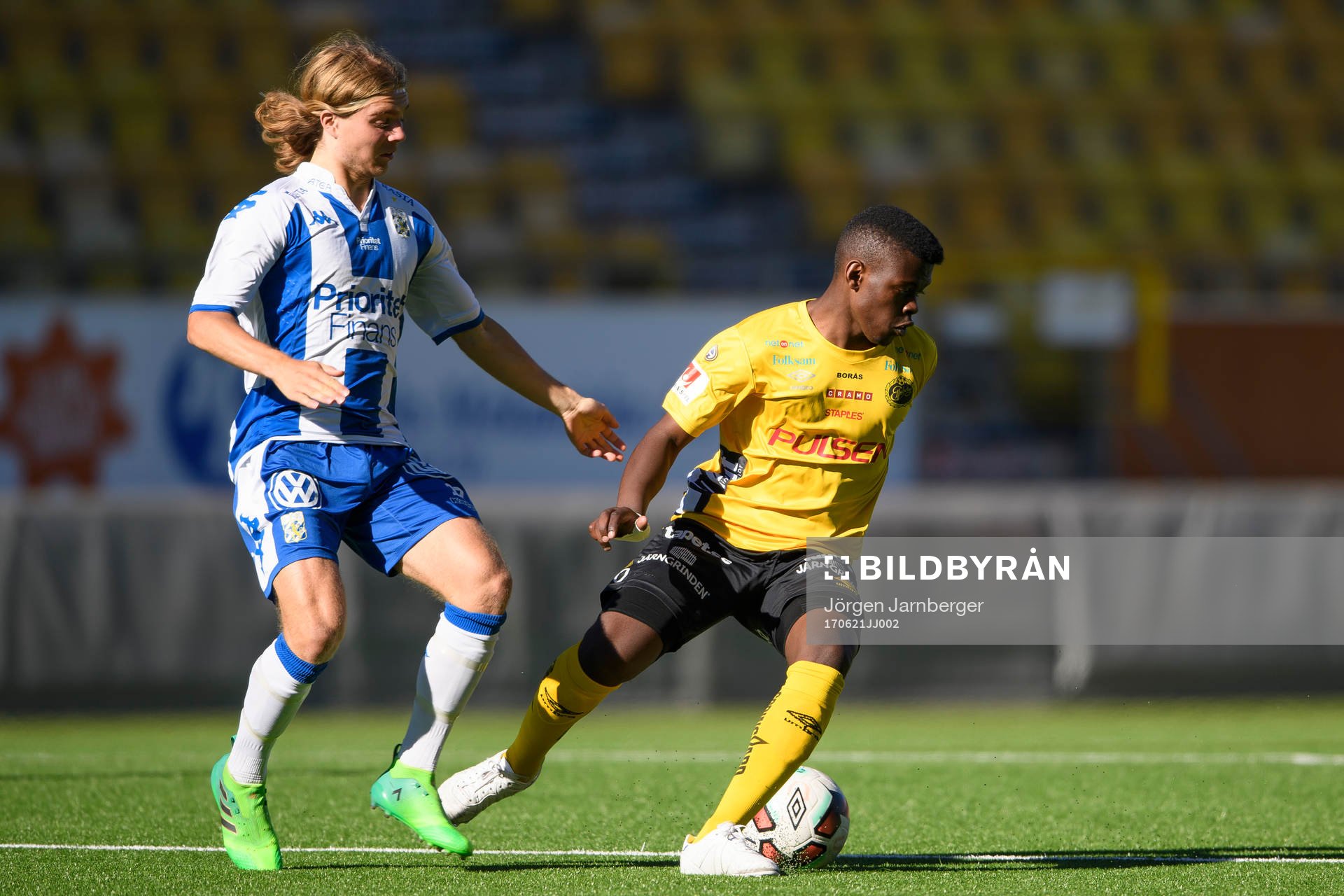 Elfsborgs Chris Makindu och IFK Göteborg Victor Olofsson