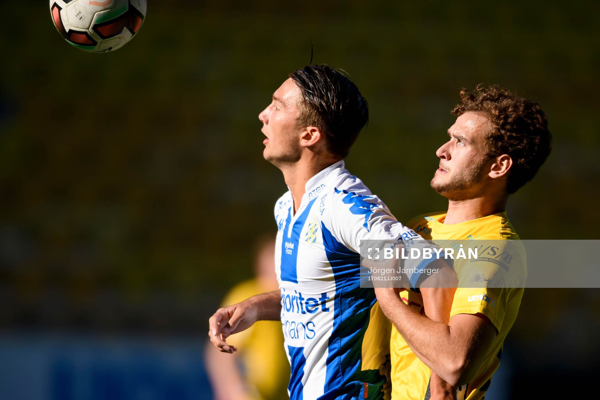 IFK Göteborg Måns Saebbö och Elfsborgs Adrian Zeka