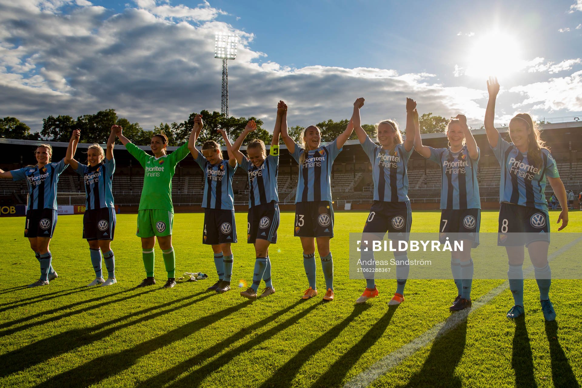 Djurgårdens spelare tackar publiken