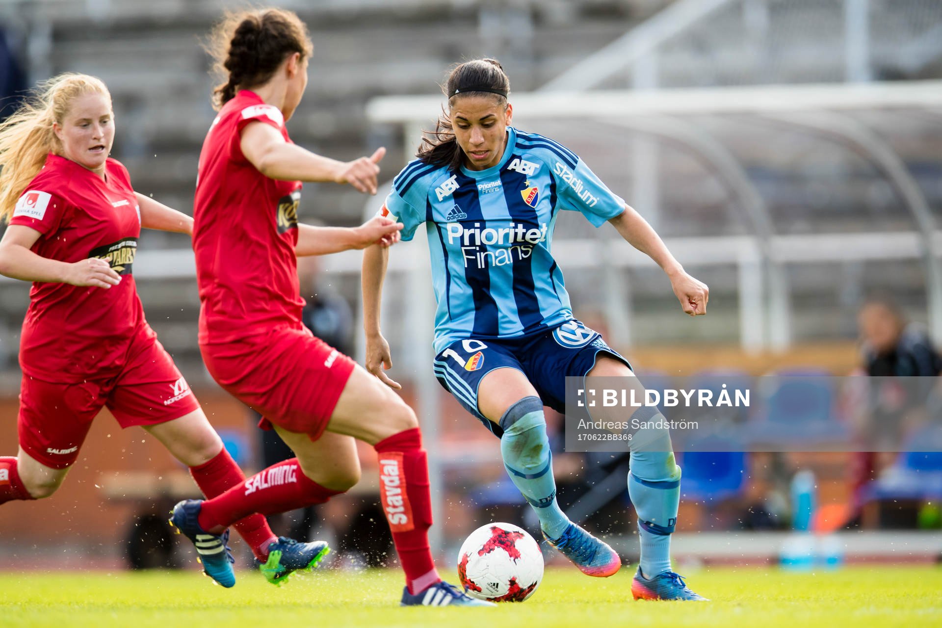 Djurgårdens Tempest-Marie Norlin med boll