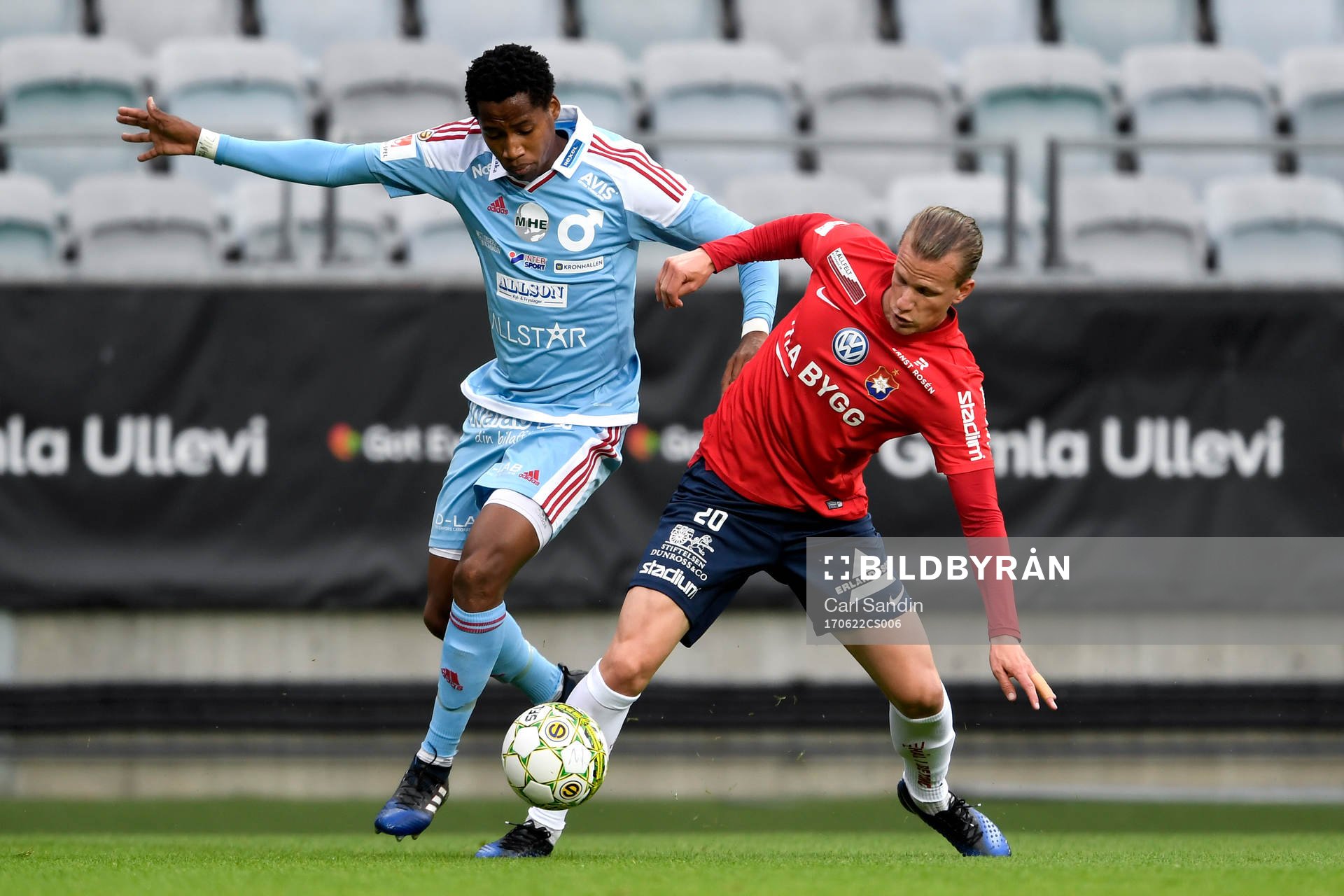 Degerfors Mihlali Mayambela och Örgrytes Sebastian Carlsén