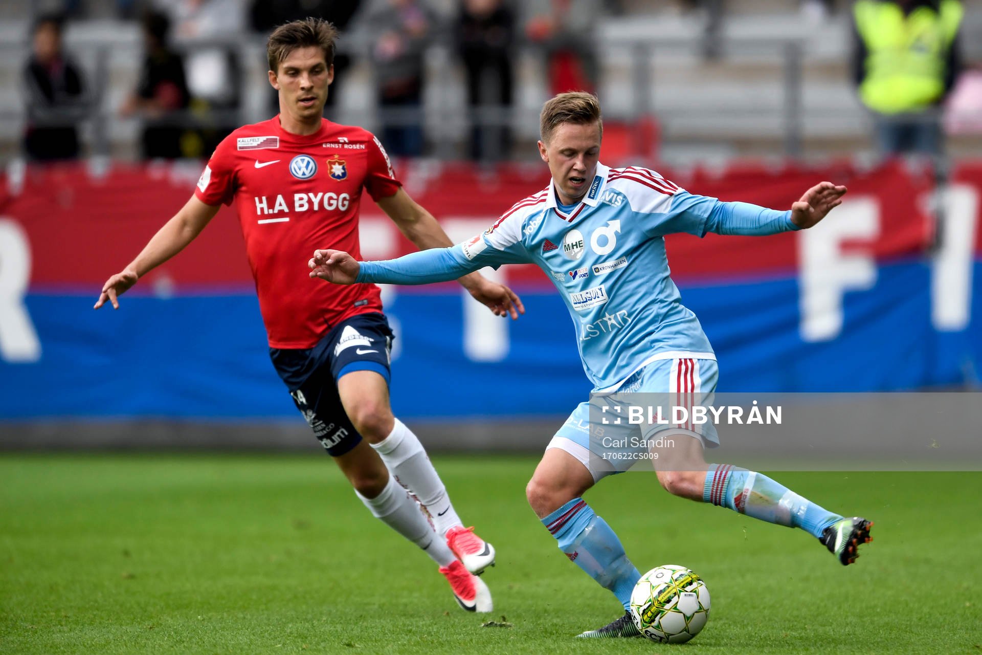 Örgrytes Daniel Paulson oh Degerfors Erik Lindell