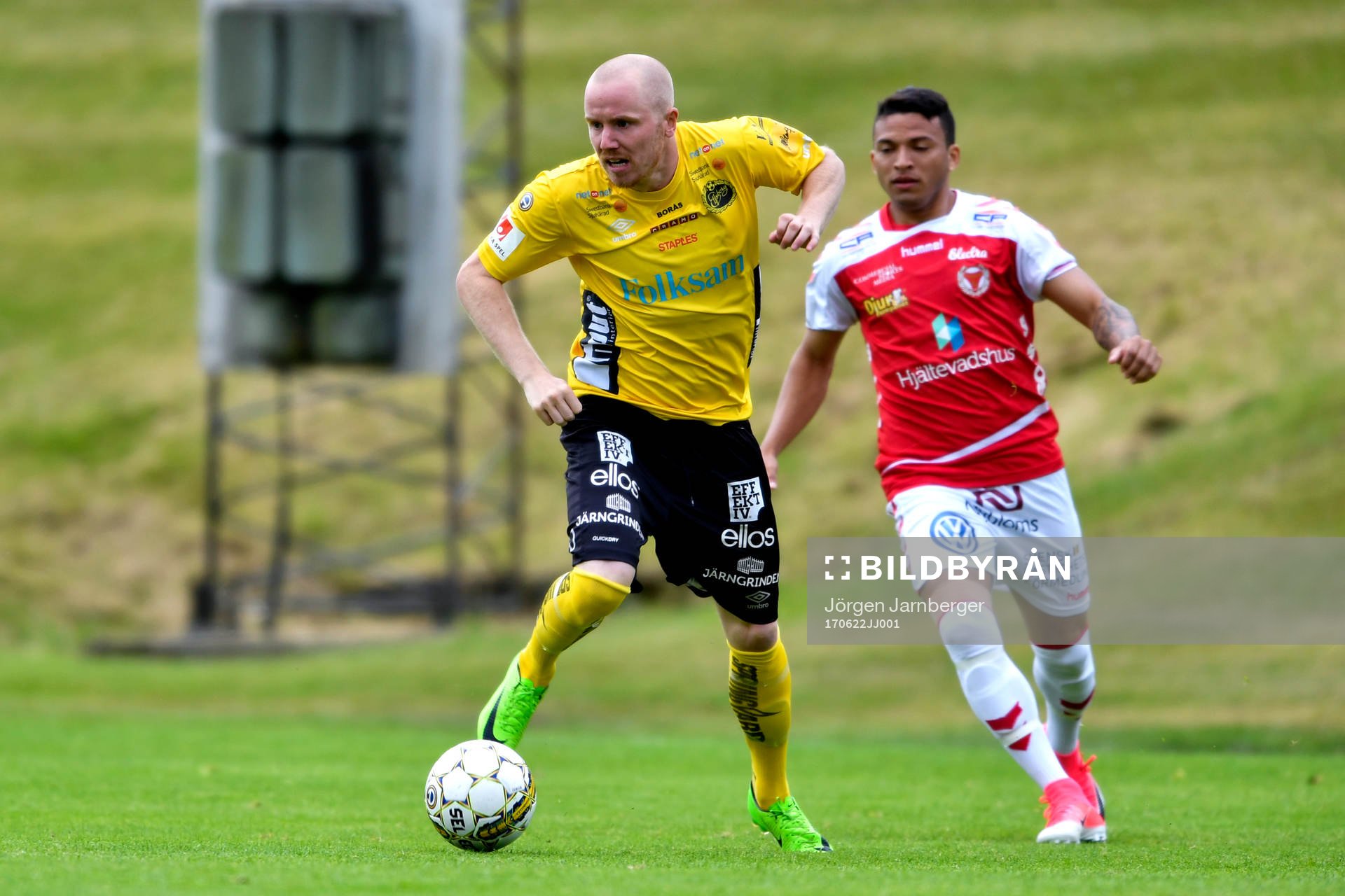 Elfsborgs Simon Lundevall och Kalmars Ismael Silva Lima