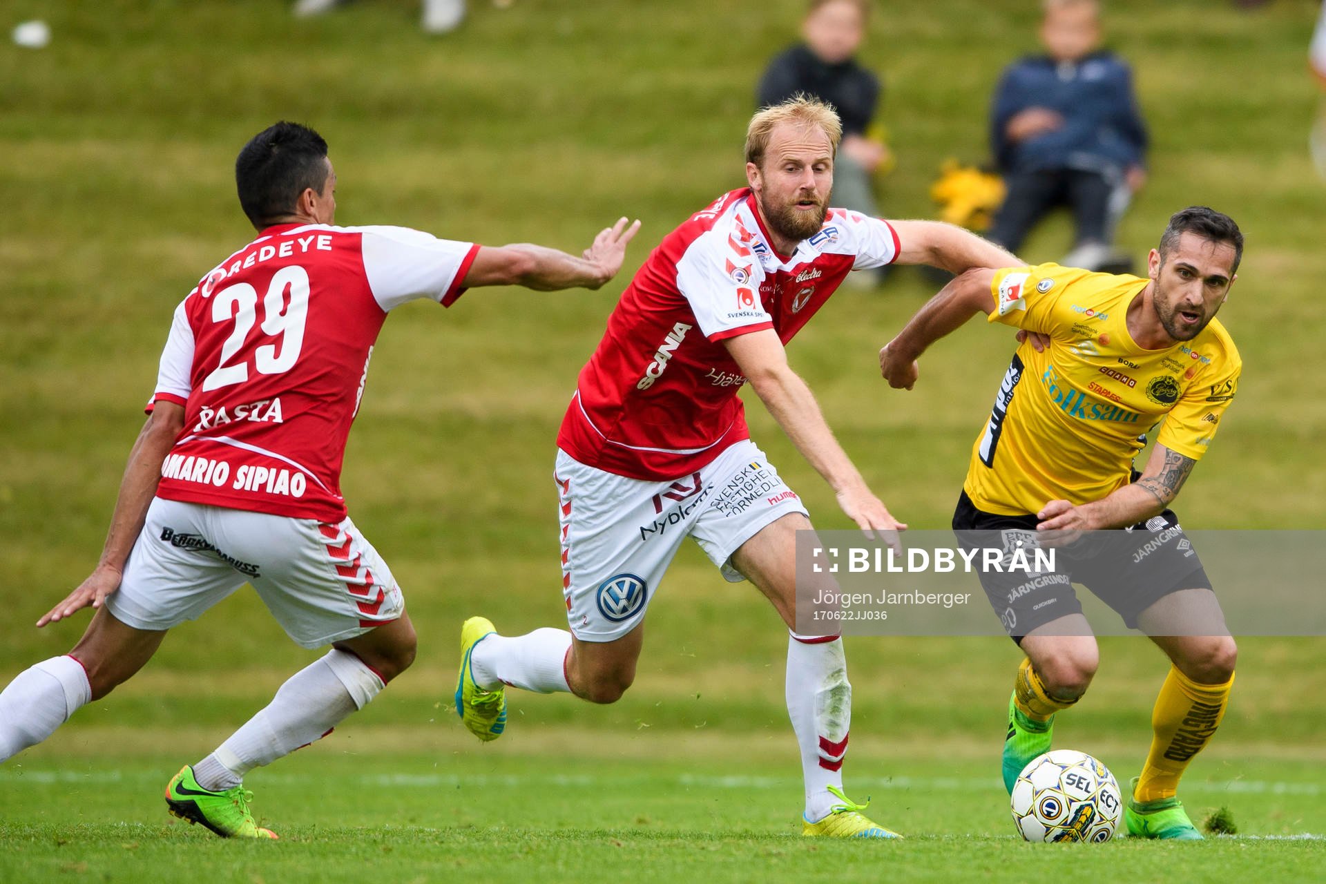 Elfsborgs Emir Bajrami och Kalmars Markus Thorbjörnsson