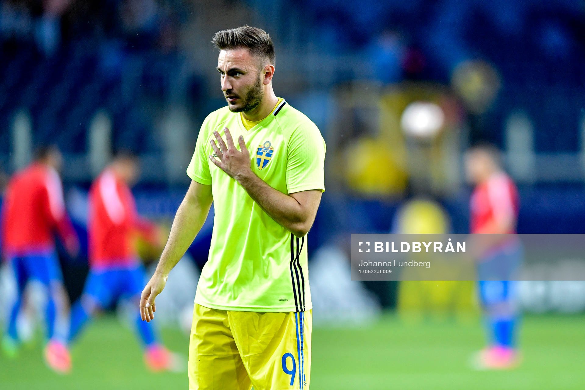Sveriges Muamer Tankovic värmer upp