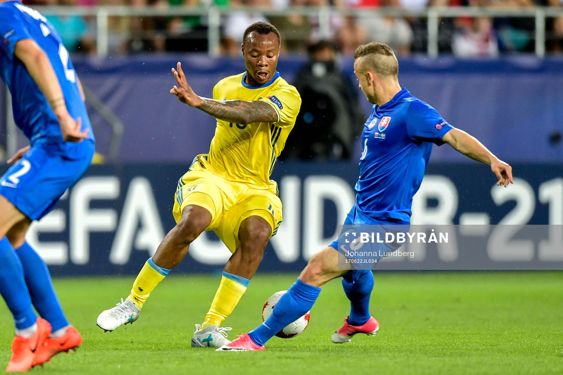 Sveriges Carlos Strandberg och Slovakiens Stanislav Lobotka