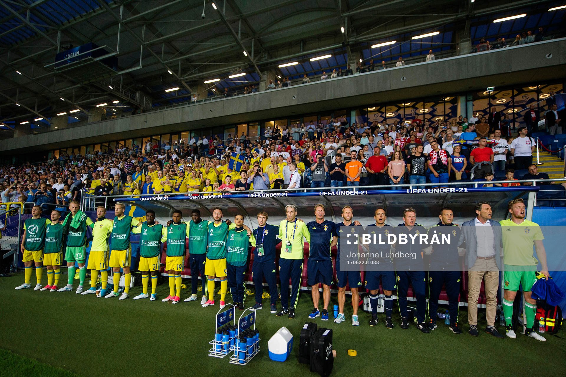 Sveriges spelare och ledare med förbundskapten Håkan