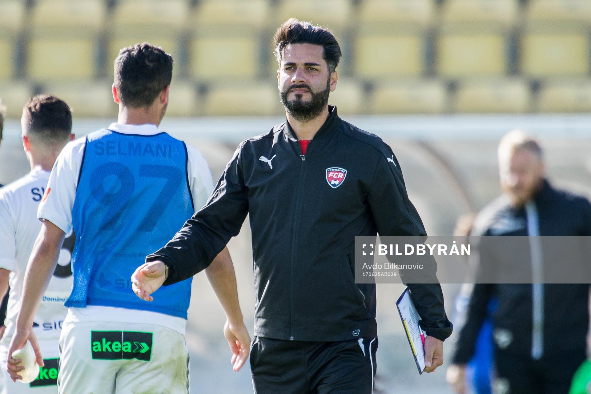 Rosengårds tränare Amir Poursamad under fotbollsmatchen i Division 1 Södra mellan Ängelholm och Rosengård den 25 juni 2017 i Ängelholm.