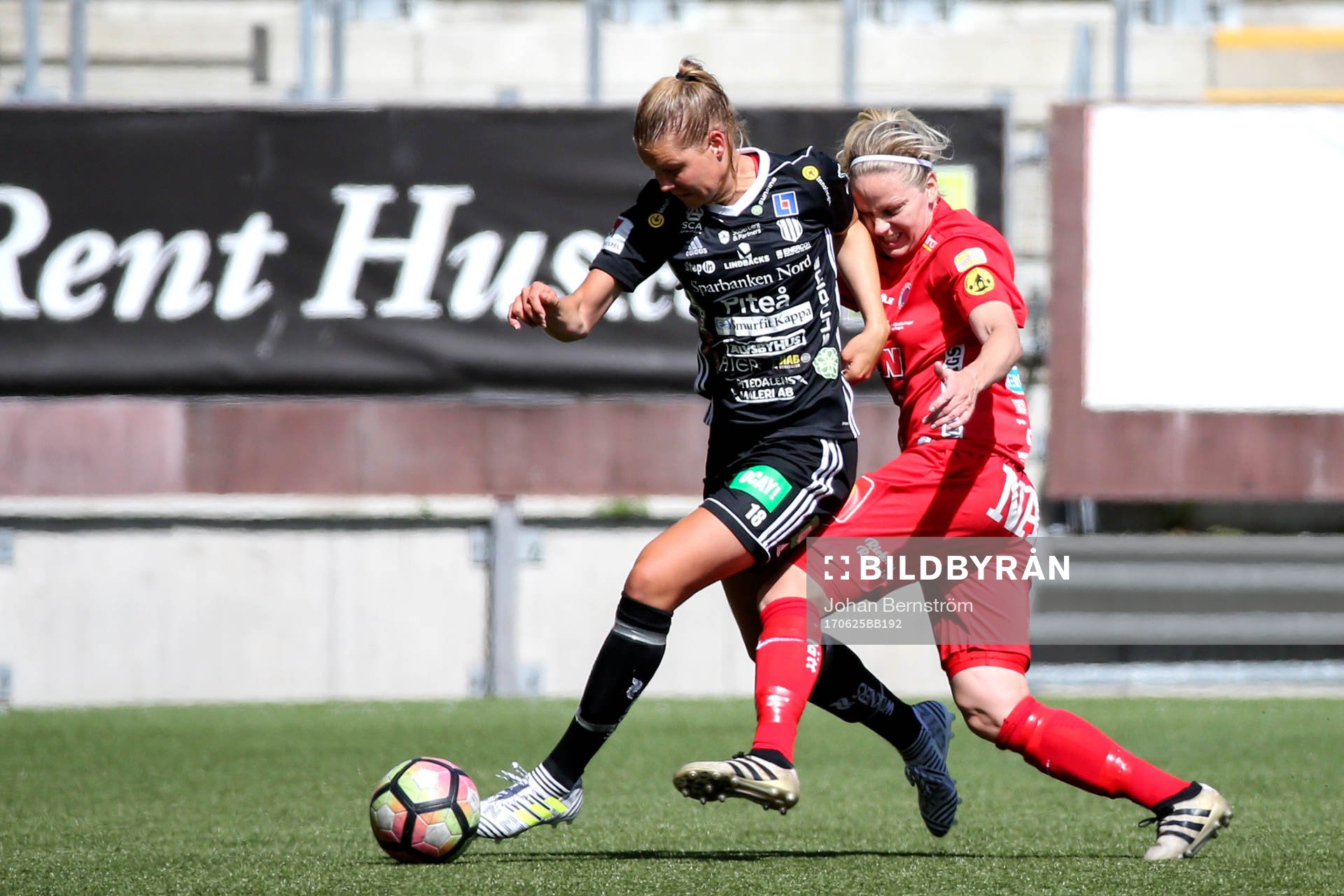 Piteås Nina Jakobsson och Örebros Elin Johansson
