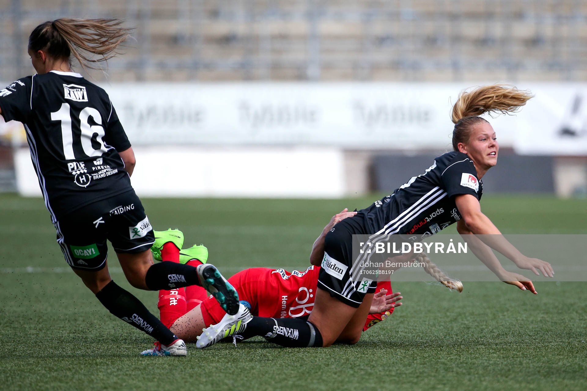 Piteås Nina Jakobsson går omkull