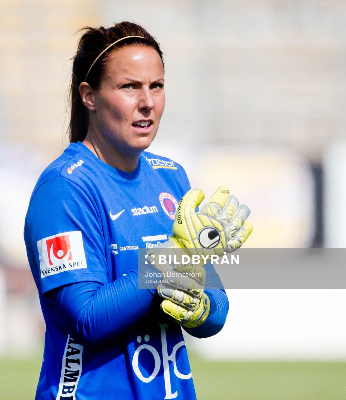 Örebros målvakt Carola Söberg under fotbollsmatchen i Damallsvenskan mellan KIF Örebro och Piteå den 25 juni 2017 i Örebro.