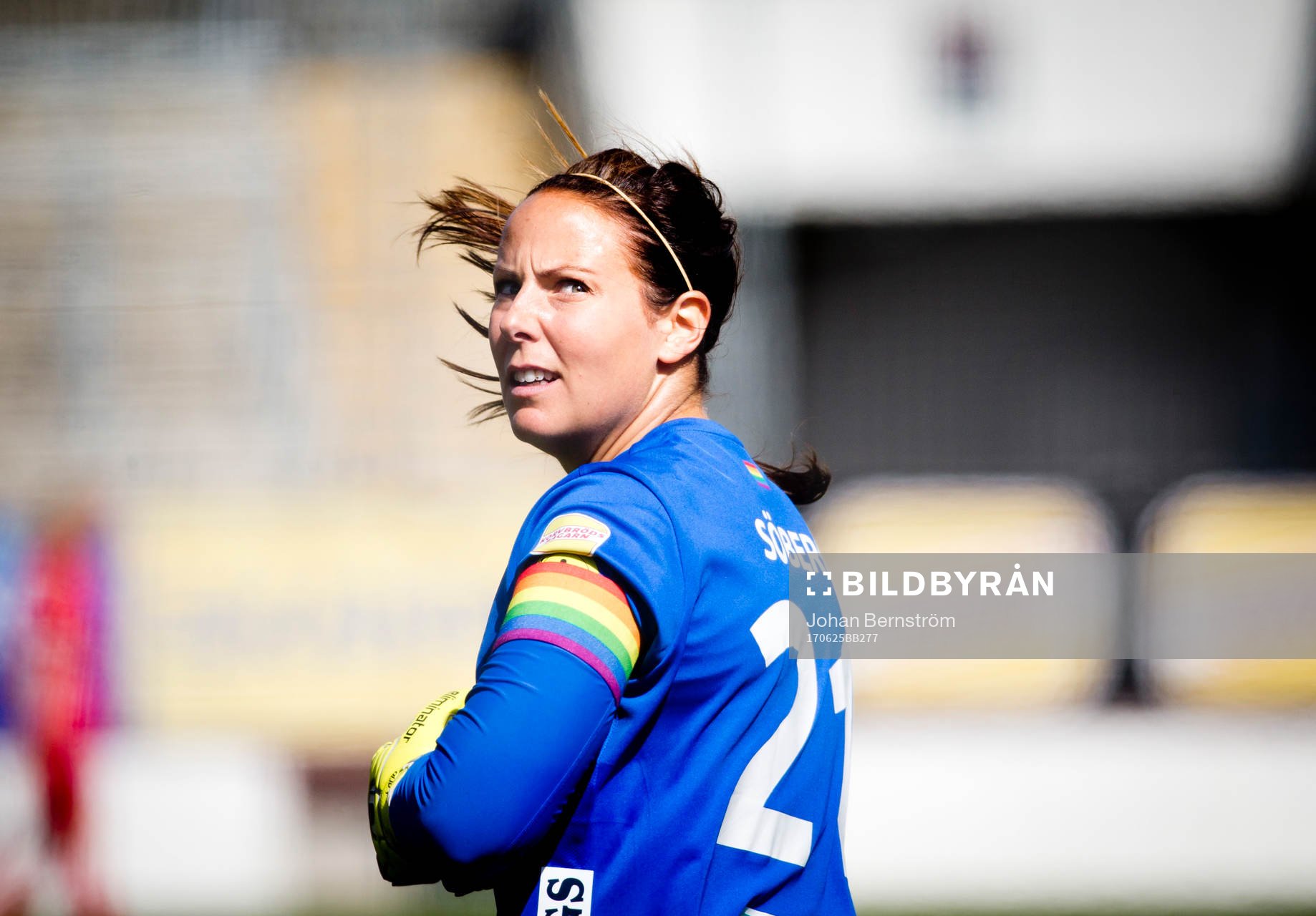 Örebros målvakt Carola Söberg under fotbollsmatchen i Damallsvenskan mellan KIF Örebro och Piteå den 25 juni 2017 i Örebro.
