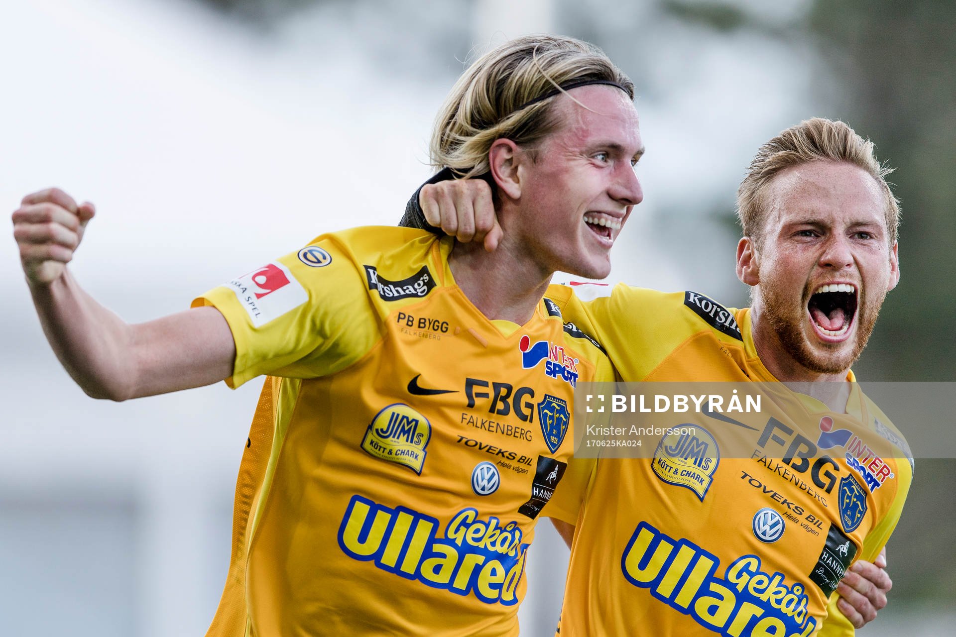Falkenbergs Viktor Götesson och Tobias Englund jublar