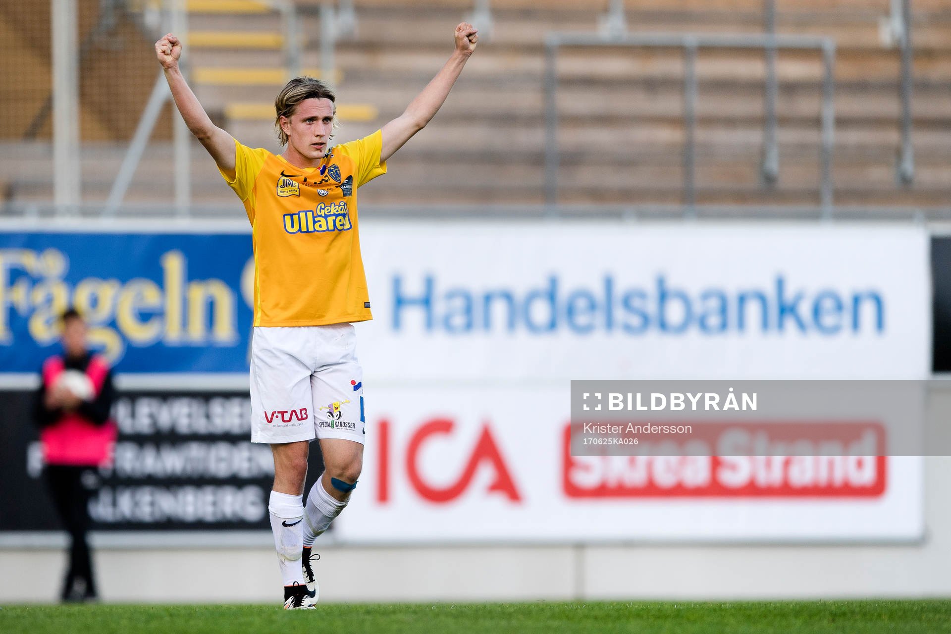 Falkenbergs Viktor Götesson jublar