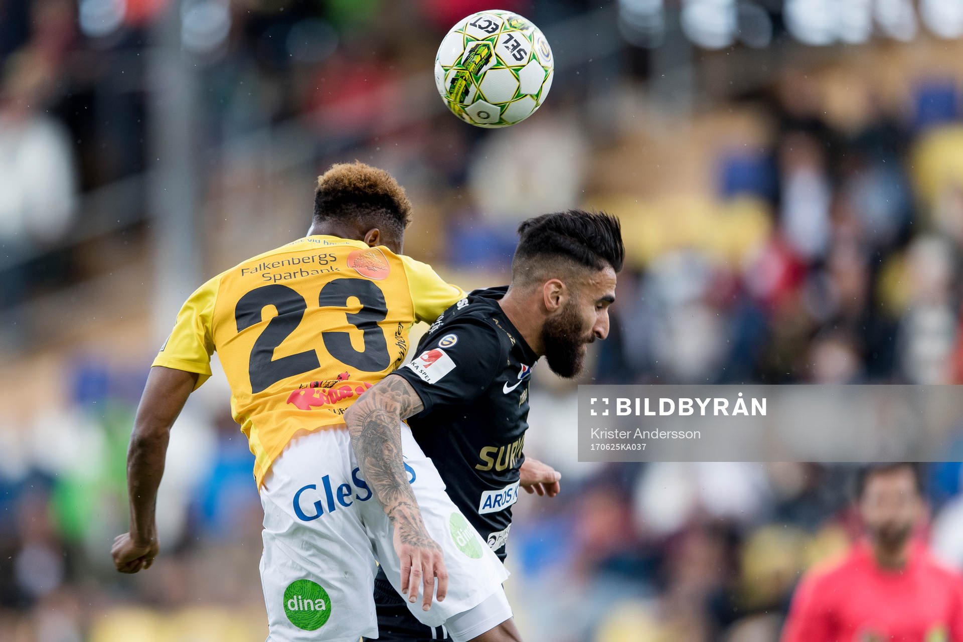 Falkenbergs Enock Kwakwa och Syrianskas Charbel Georges