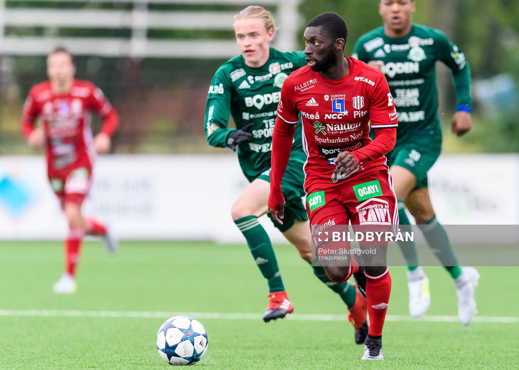 Piteås Samuel Naiwo med bollen