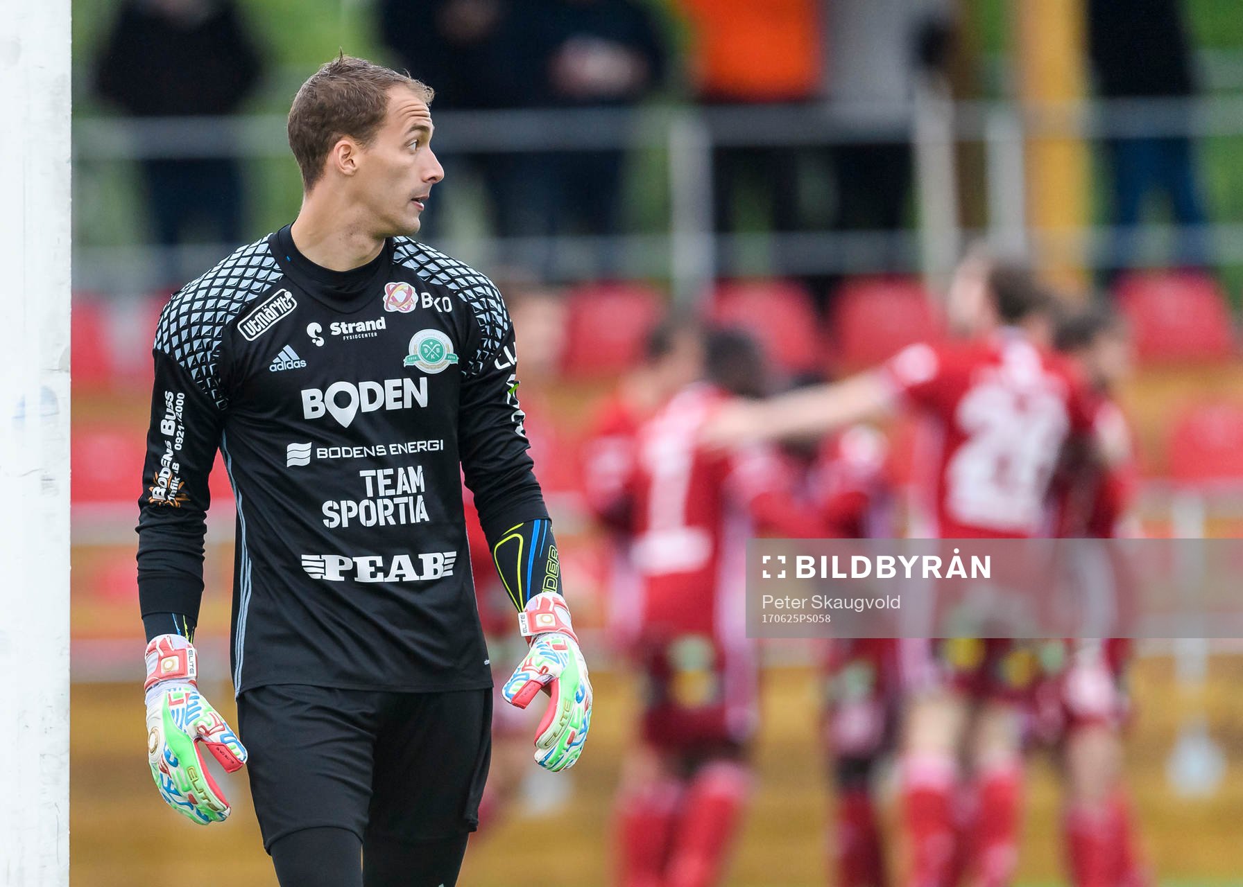 Bodens målvakt Matthew Silva deppar