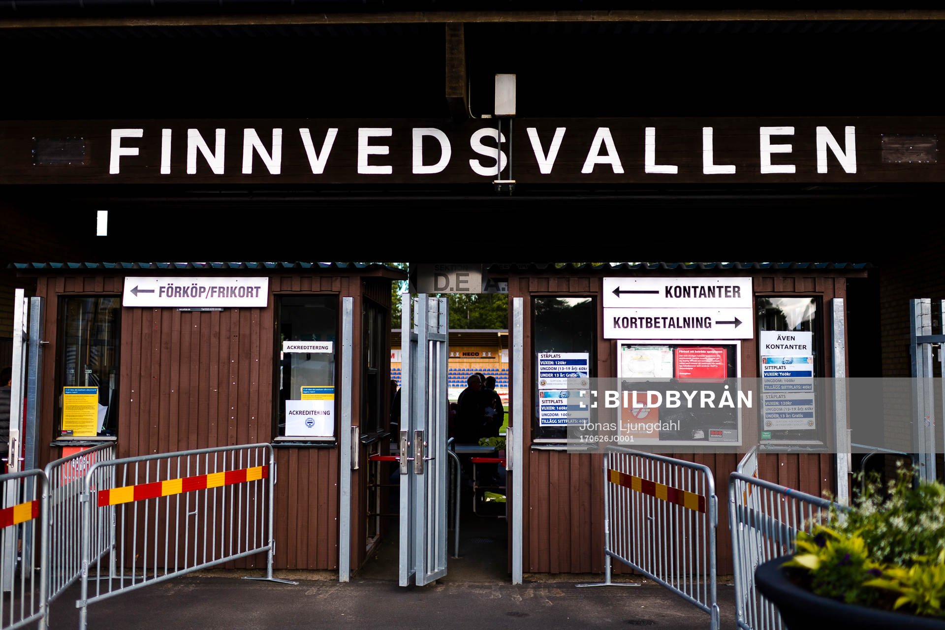 Exteriör vy av entrén till Finnvedsvallen före